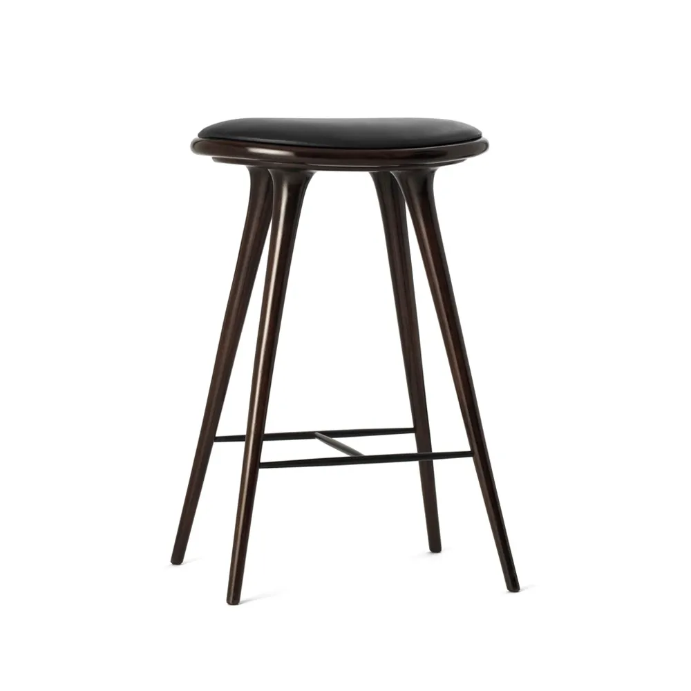 Mater high stool barkruk laag 69 cm, leer zwart, bruingebeitst beukenhouten onderstel Mater