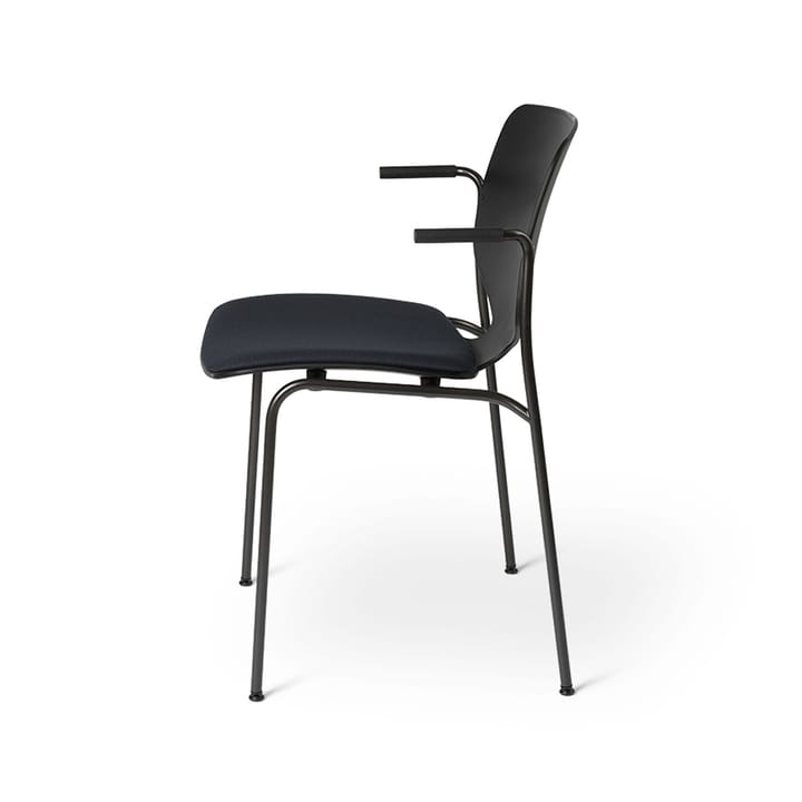 Nova Sea stoel met armleuningen - stof cura 60111 black, zwart stalen onderstel - Mater