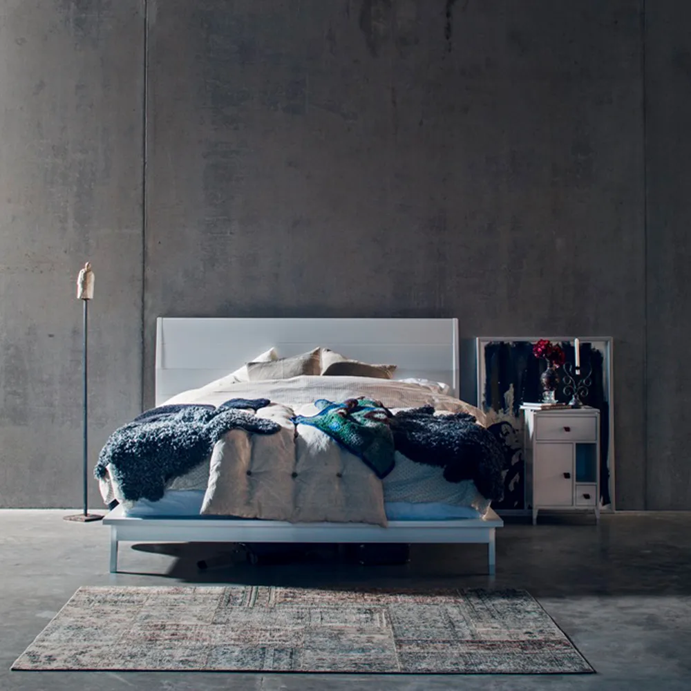 Abisko lage poot nachtkastje, wit, handgreep van bruin elandleer Mavis