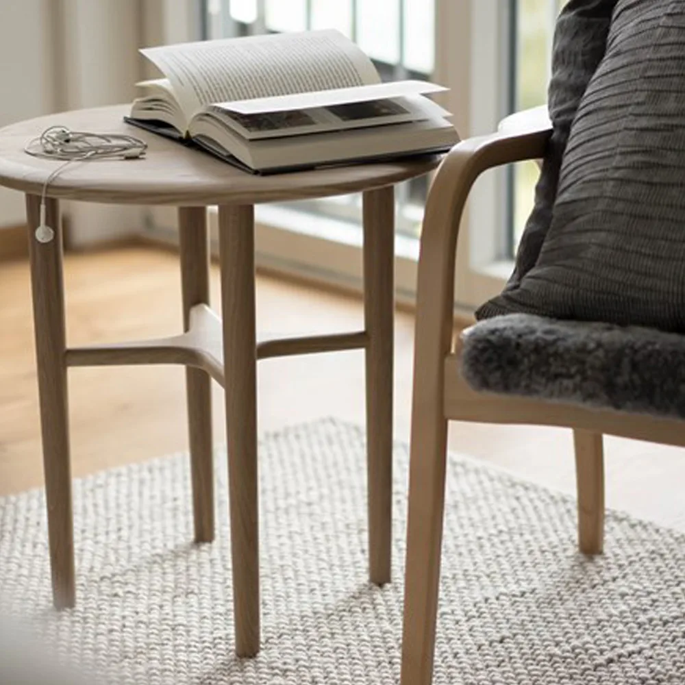 Crest sidetable, eik witgepigmenteerde blanke lak Mavis