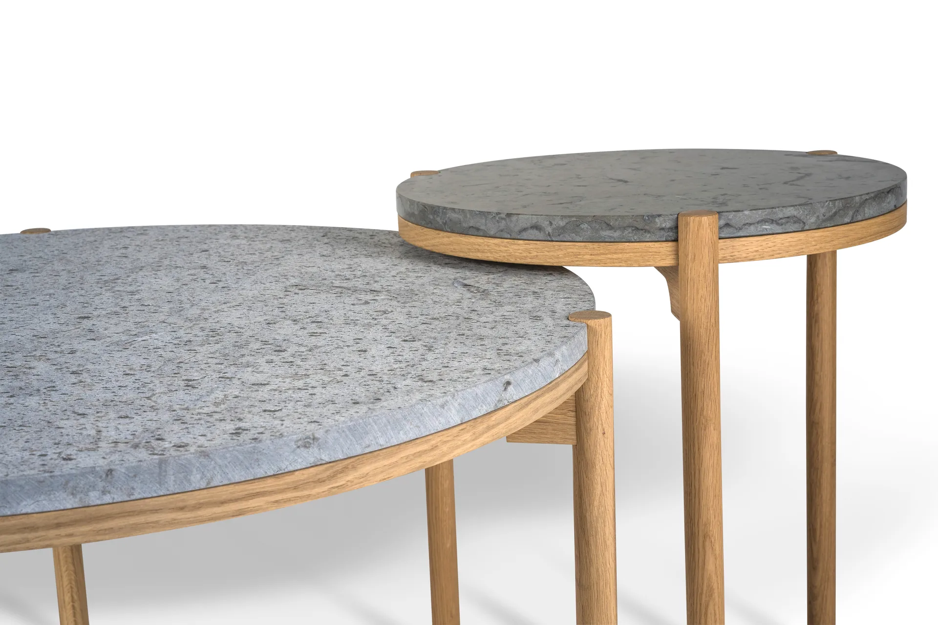 Dondo bijzettafel witgepigmenteerd eiken Ø45 cm, Geslepen kalksteen Mavis