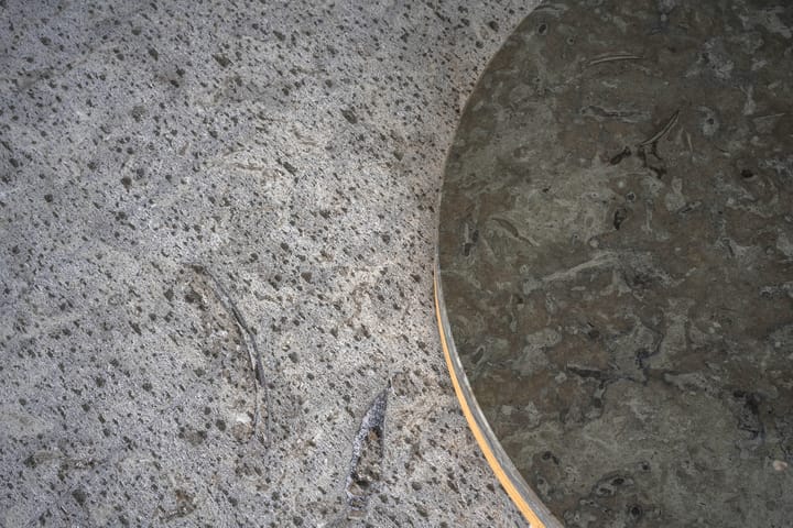 Dondo salontafel witgepigmenteerd eik Ø80 cm, Geschaafd kalksteen Mavis