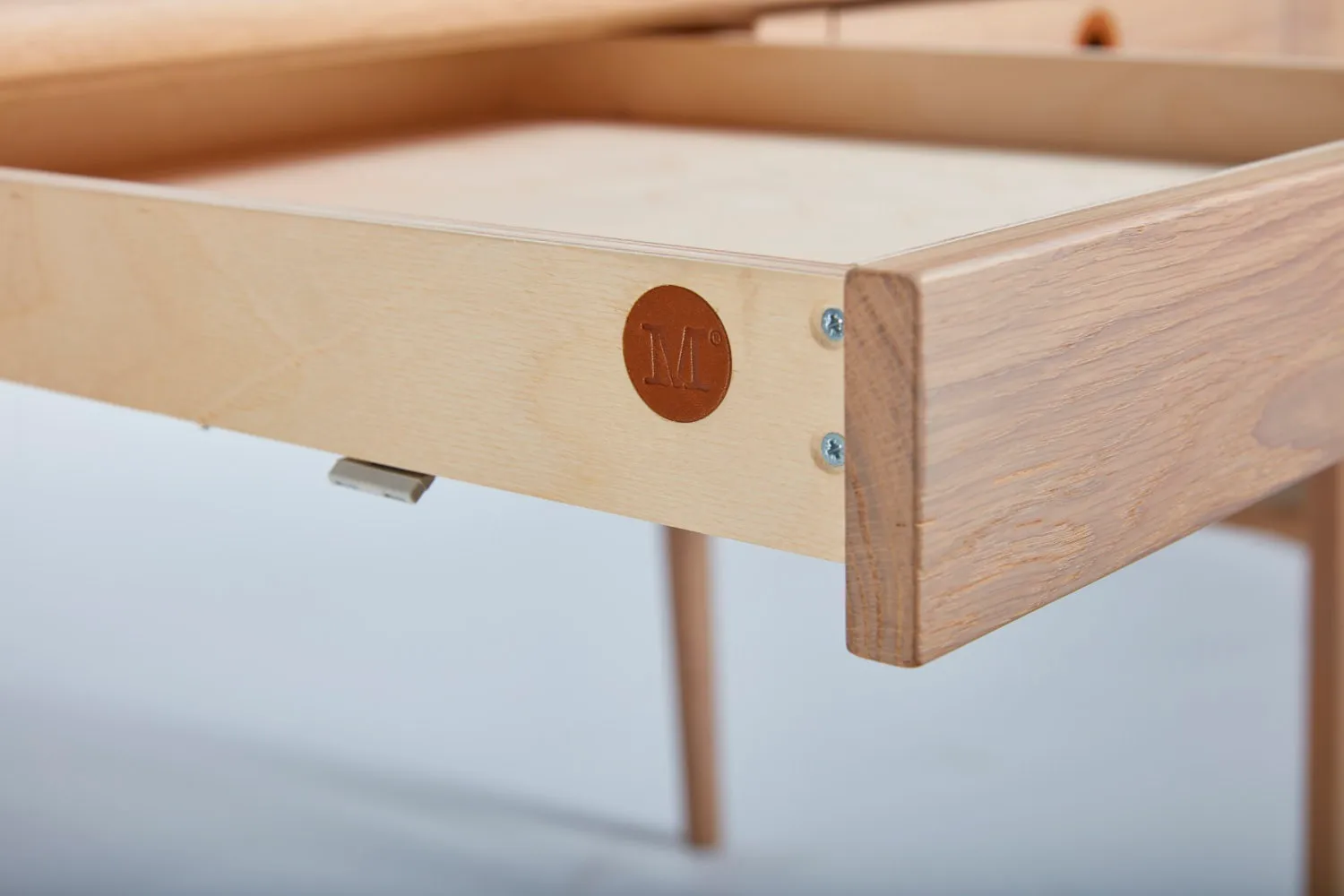 Höllviken bureau, eik witgepigmenteerd Mavis