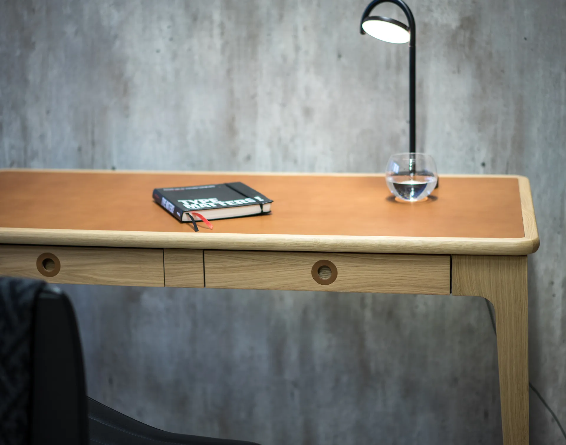 Höllviken bureau, eik witgepigmenteerd Mavis