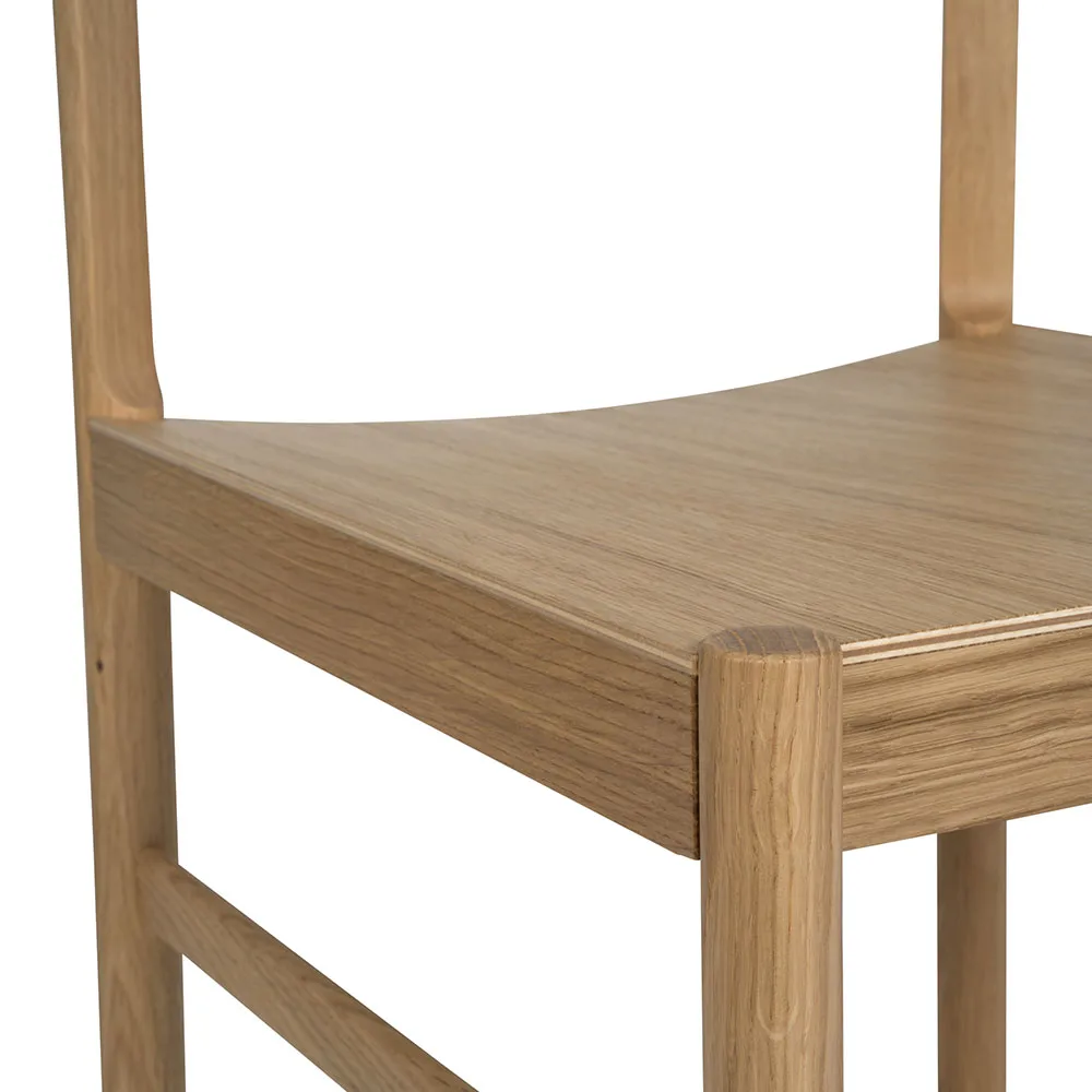 Rode stoel, Witgepigmenteerde matte gelakte eik Mavis