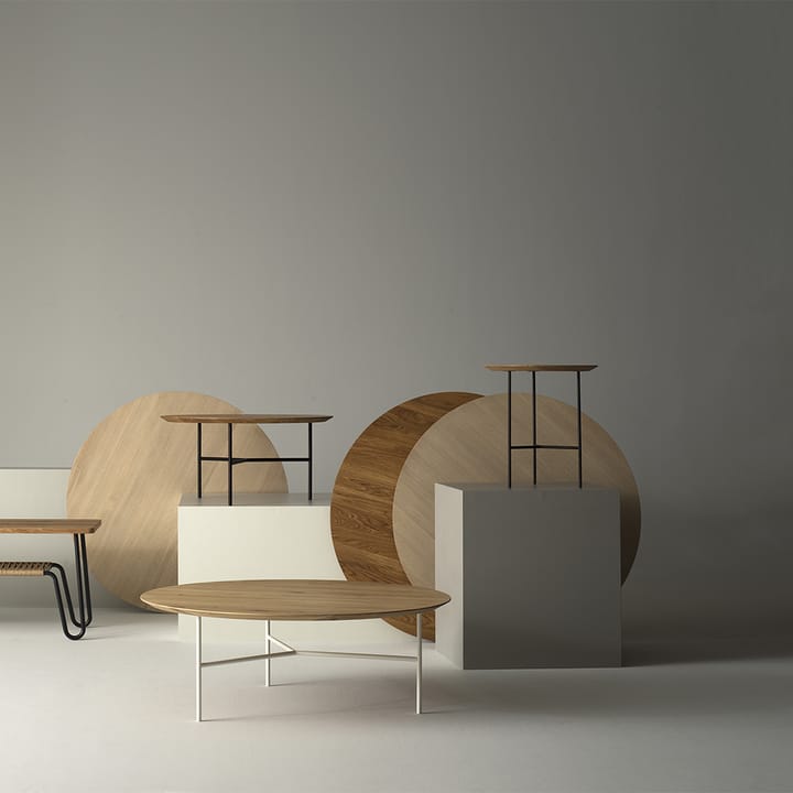 Tribeca bijzettafel, eiken olie rustiek, zwarte poten, ø47 cm Mavis