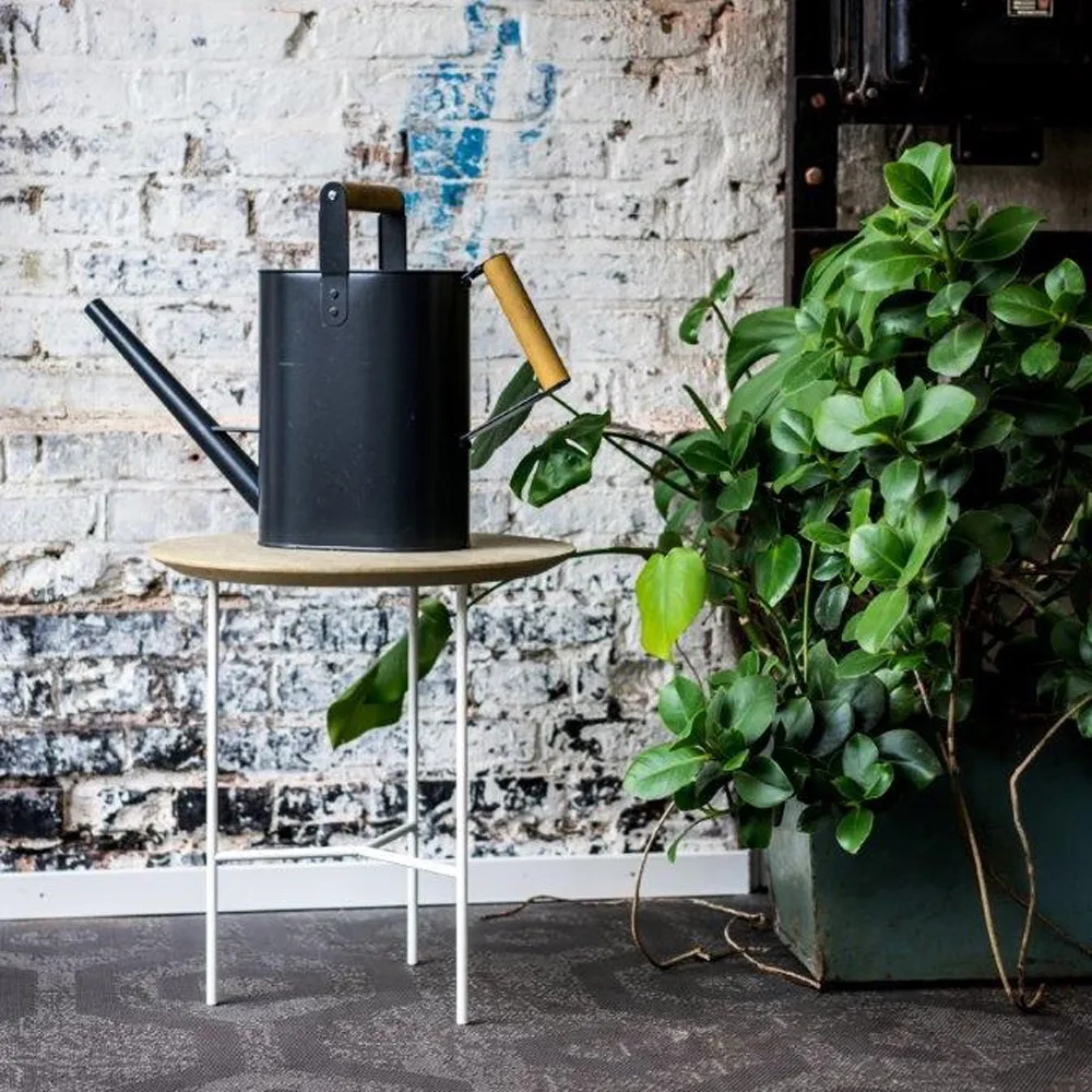 Tribeca bijzettafel, eiken olie rustiek, zwarte poten, ø47 cm Mavis