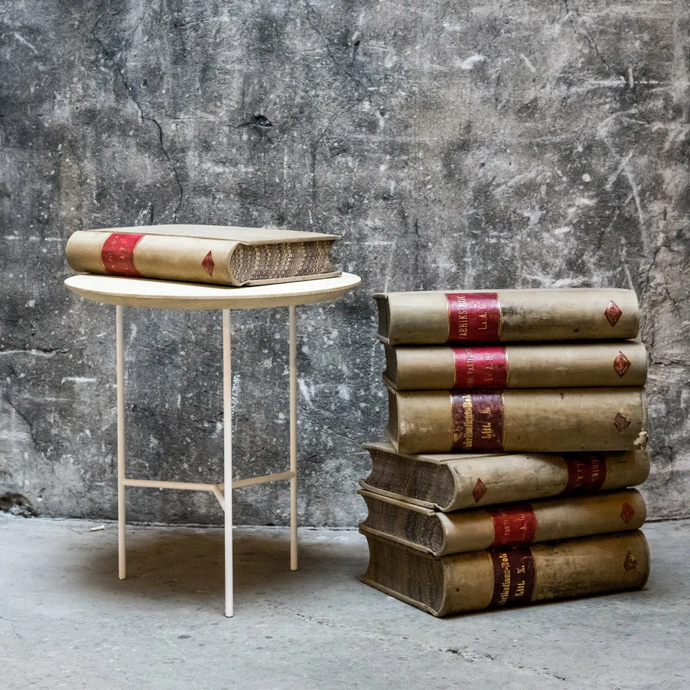 Tribeca bijzettafel, eiken zeep behandeld rustiek, witte poten, ø47 cm Mavis