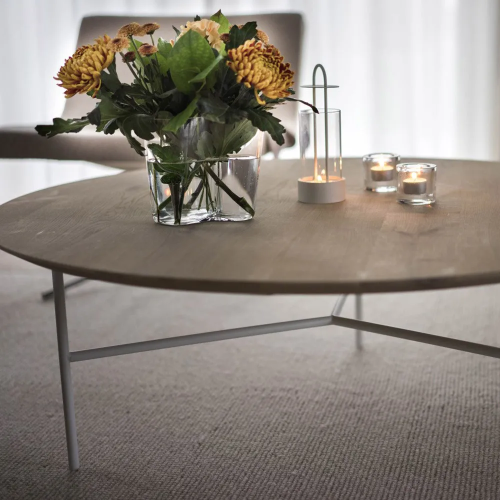 Tribeca salontafel, eiken gezeepd rustiek, witte poten, ø110 Mavis