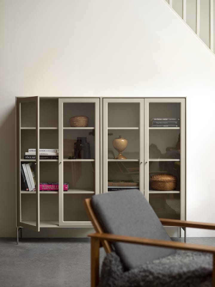 Volt vitrinekast 130 cm beige, Details in roestvrij staal Mavis