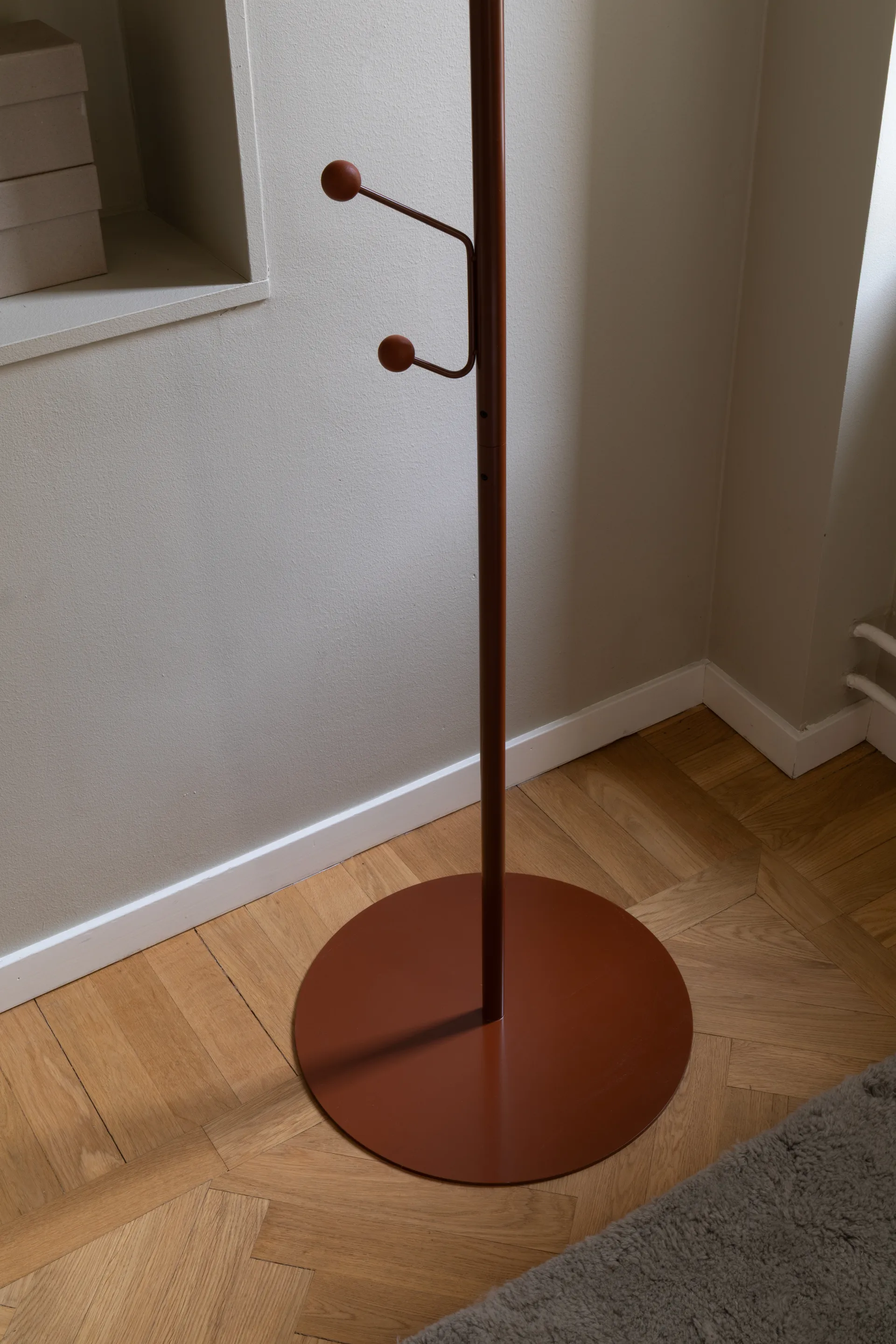 Bill Floor kapstok, Cinnamon Maze