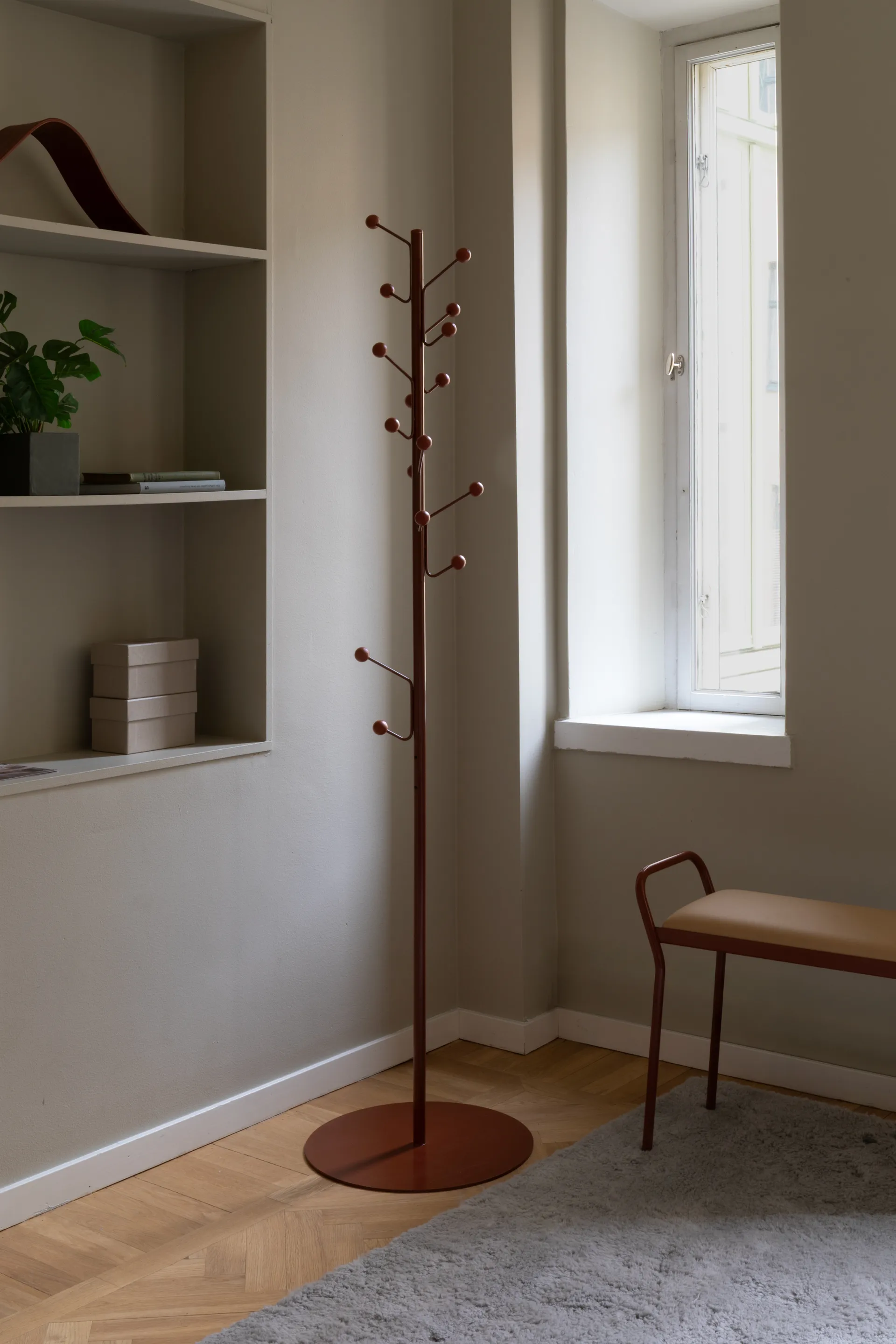 Bill Floor kapstok, Cinnamon Maze