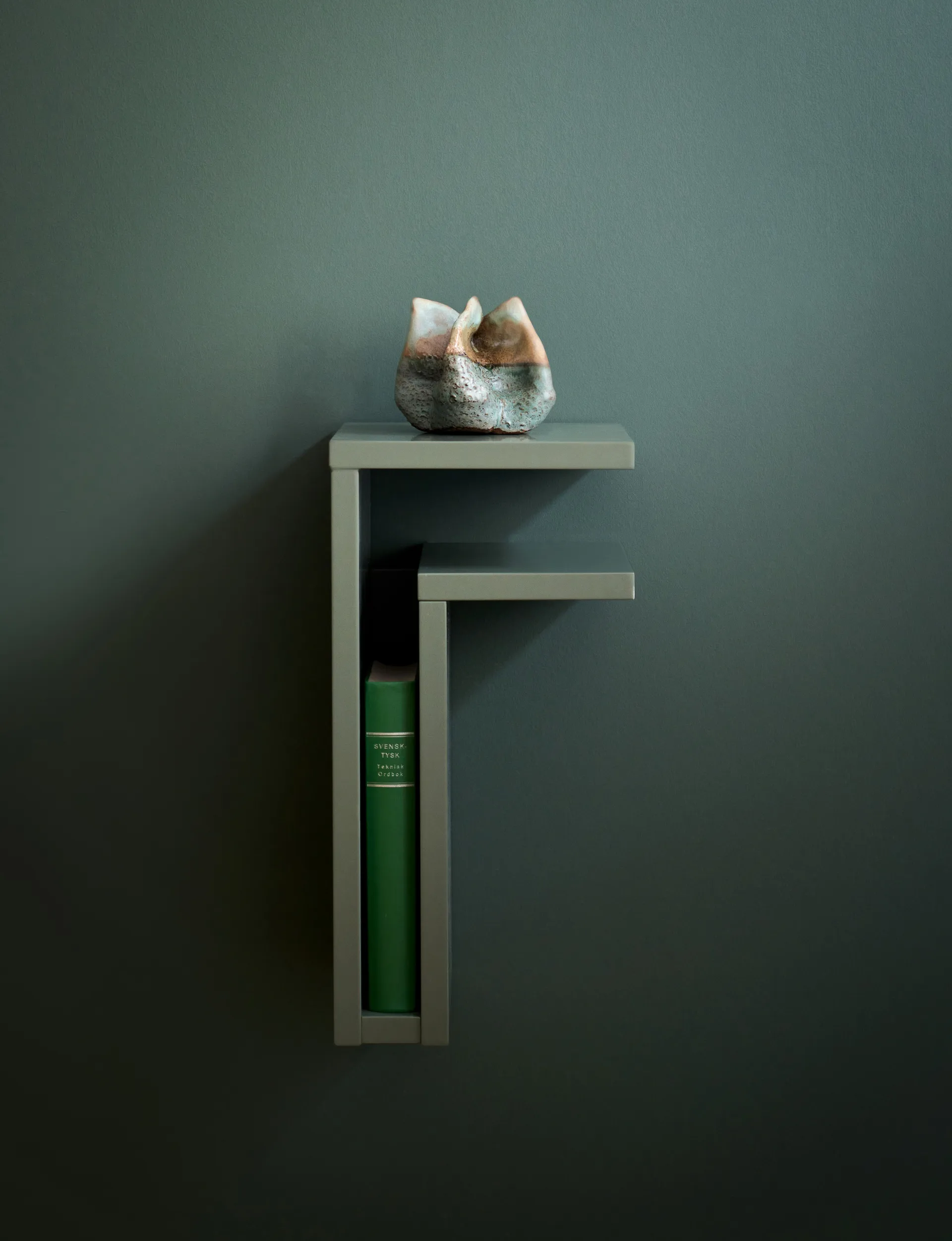 F-shelf wandplank green grey, Plank rechts Maze