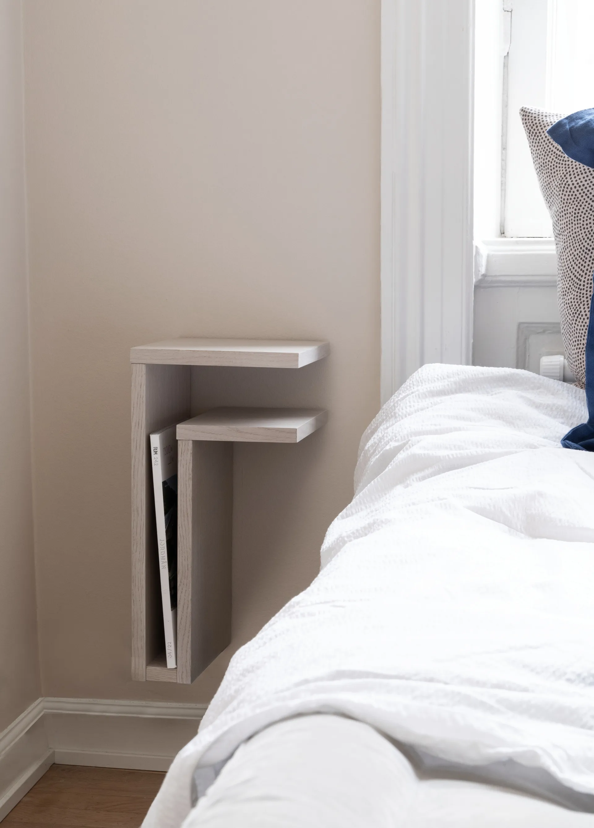 F-shelf wandplank wit eik rechts + links 2 delen,  Maze