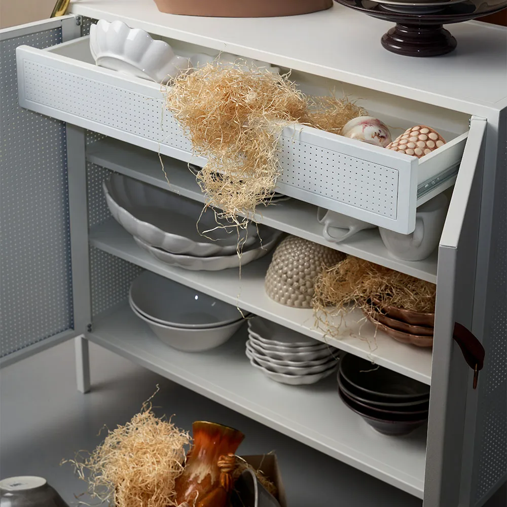 Liza kast, wit, leren details Maze