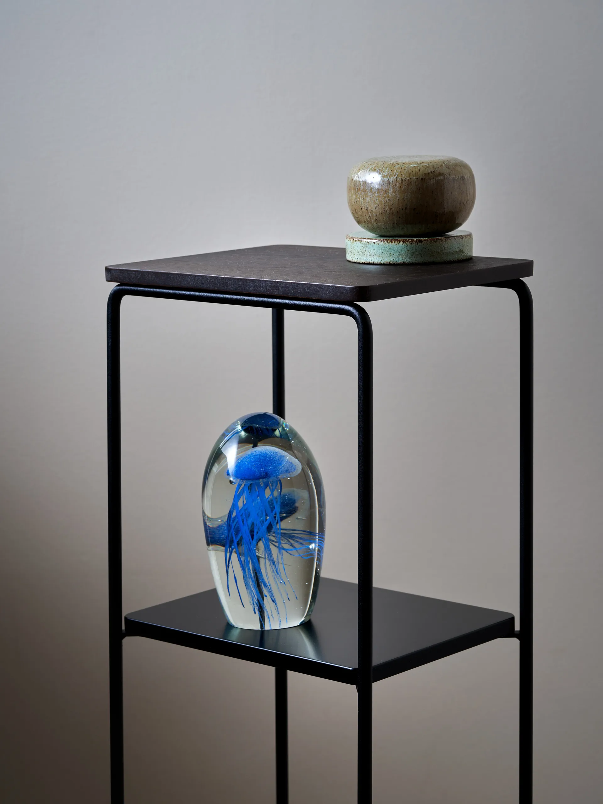 Mixrack Floor Shelf L rek 26x19x82,2 cm, Stained oak-black Maze