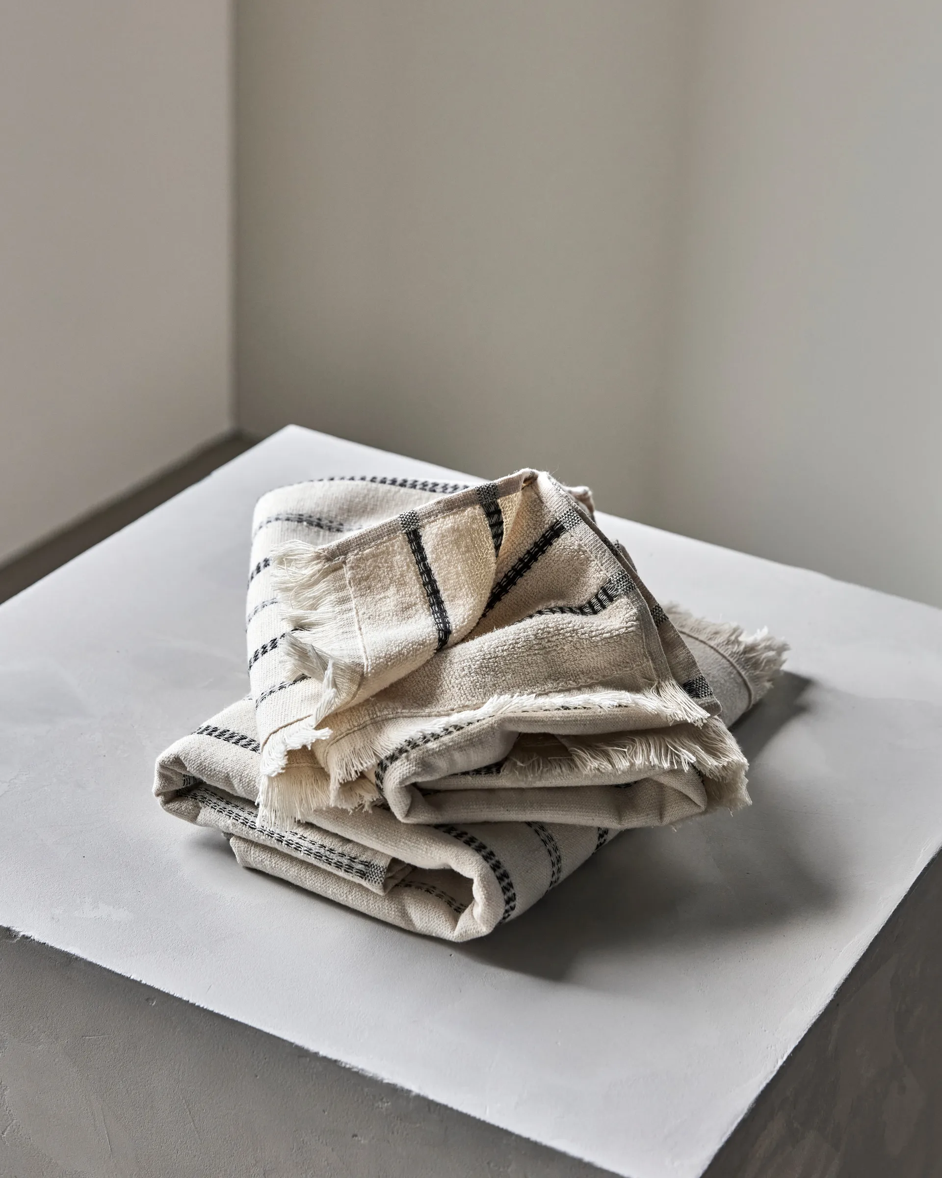 True handdoek 2 delen, Off-White-zwart, 50x100 cm Meraki