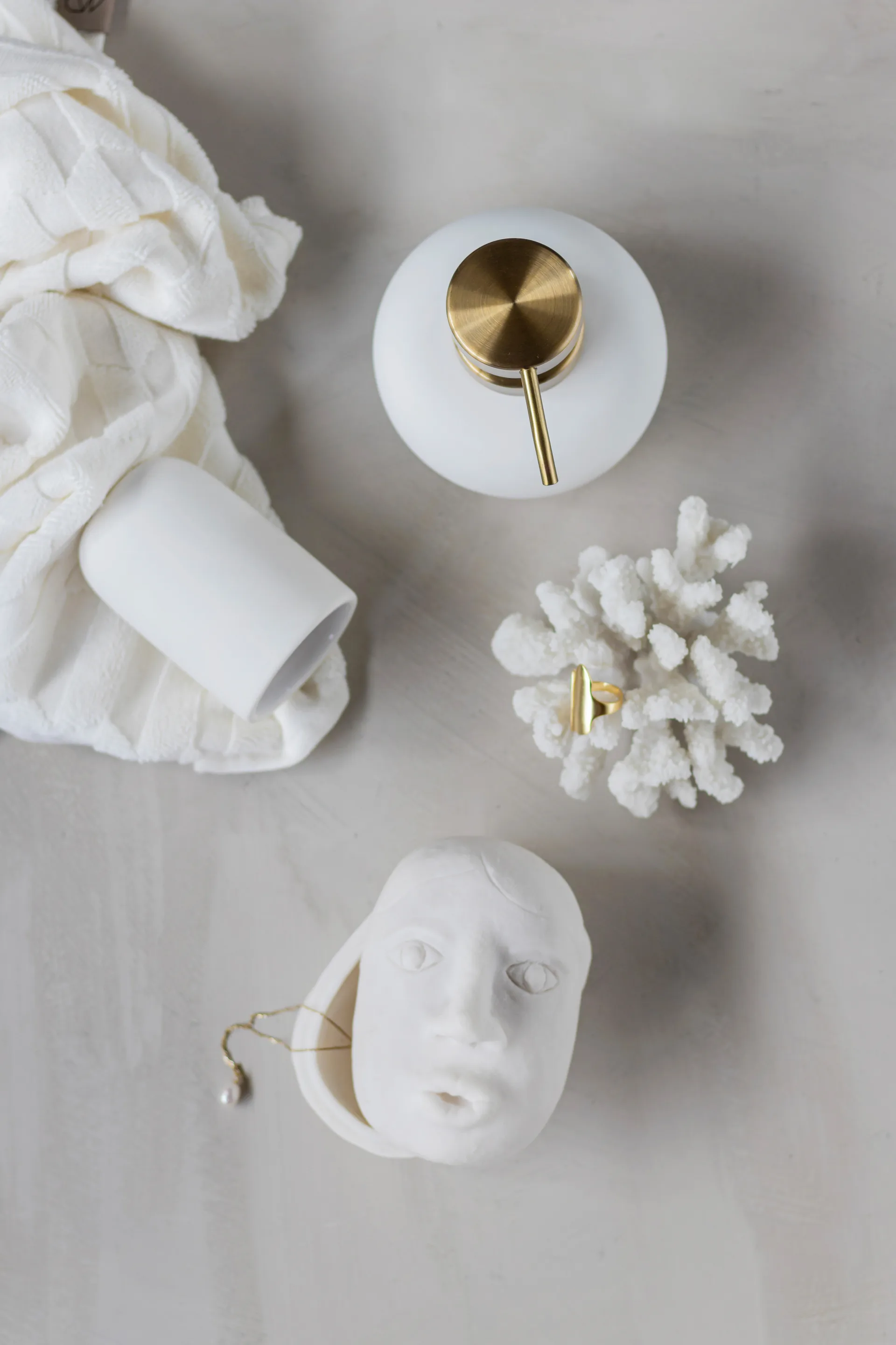 Art piece face pot 9x12 cm, Off-white Mette Ditmer