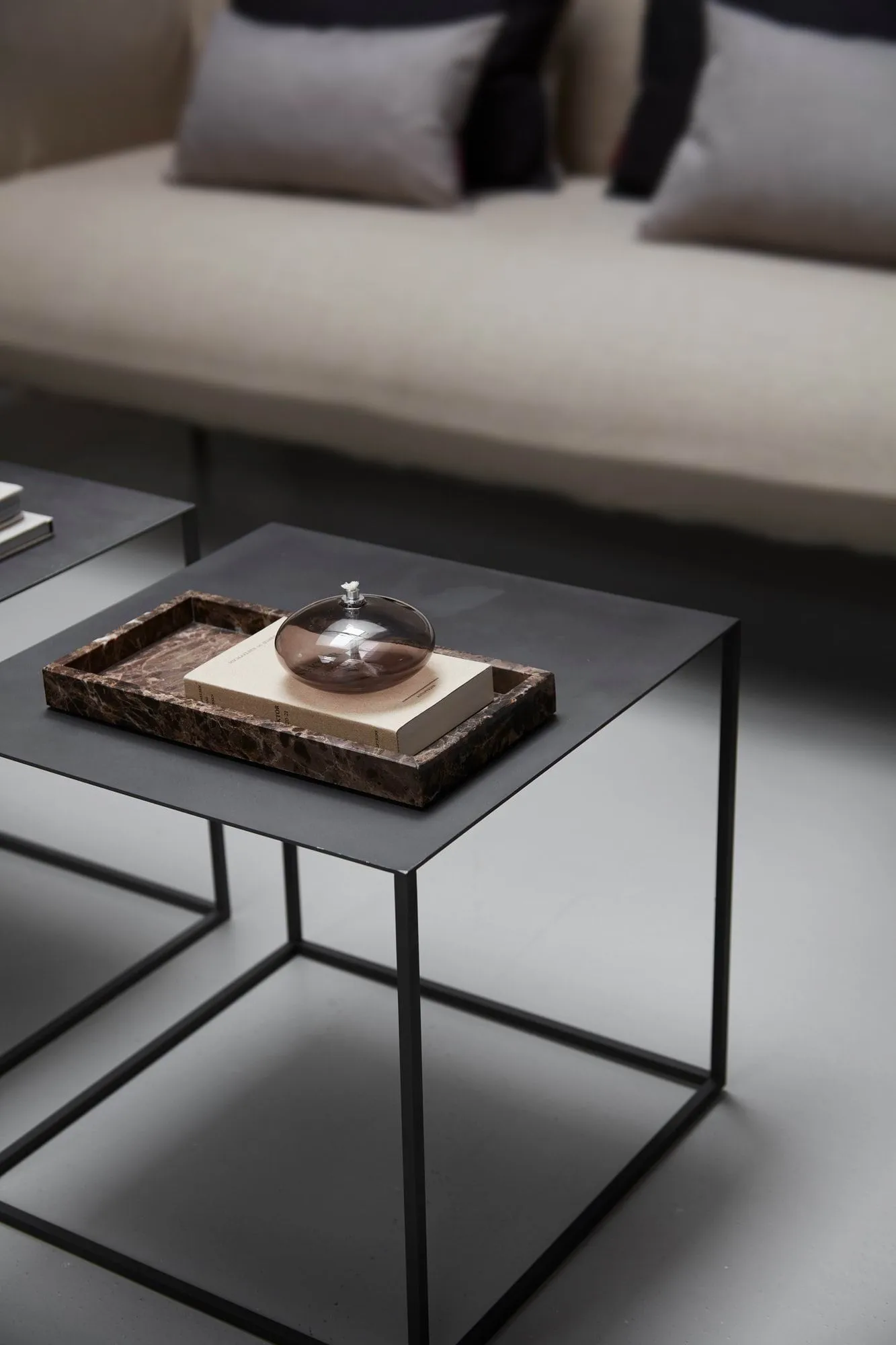 Cubic bijzettafel, Zwart, 43x43x40 cm Mette Ditmer