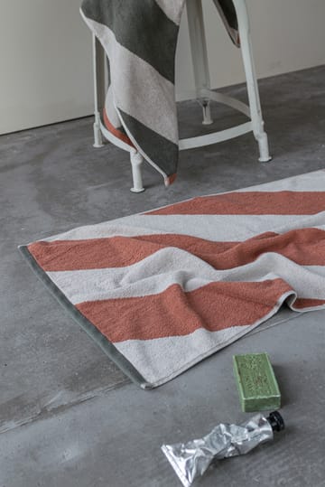 Diagonal badmat 50x80 cm - Baksteen - Mette Ditmer