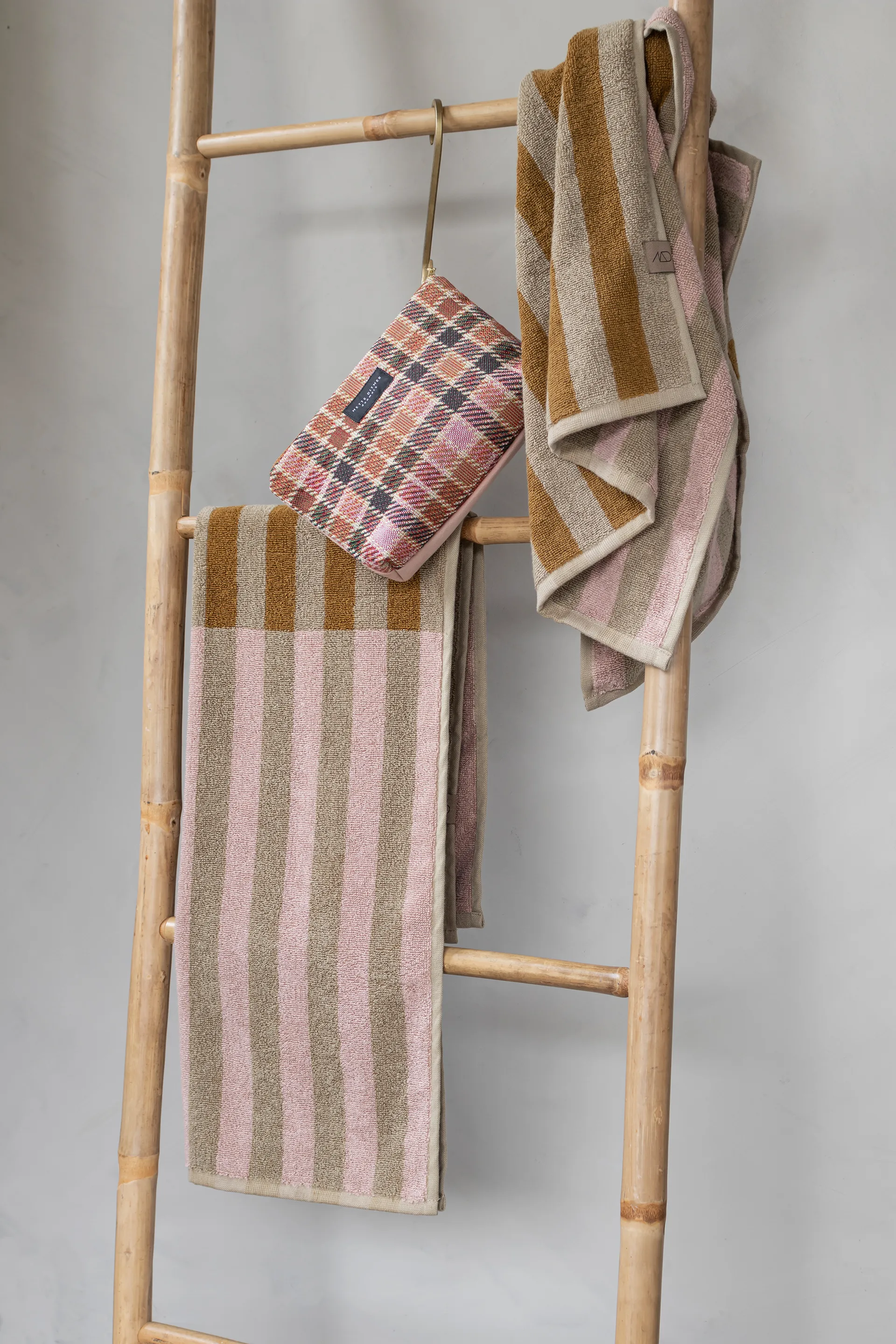 Disorder handdoek, Powder rose Mette Ditmer