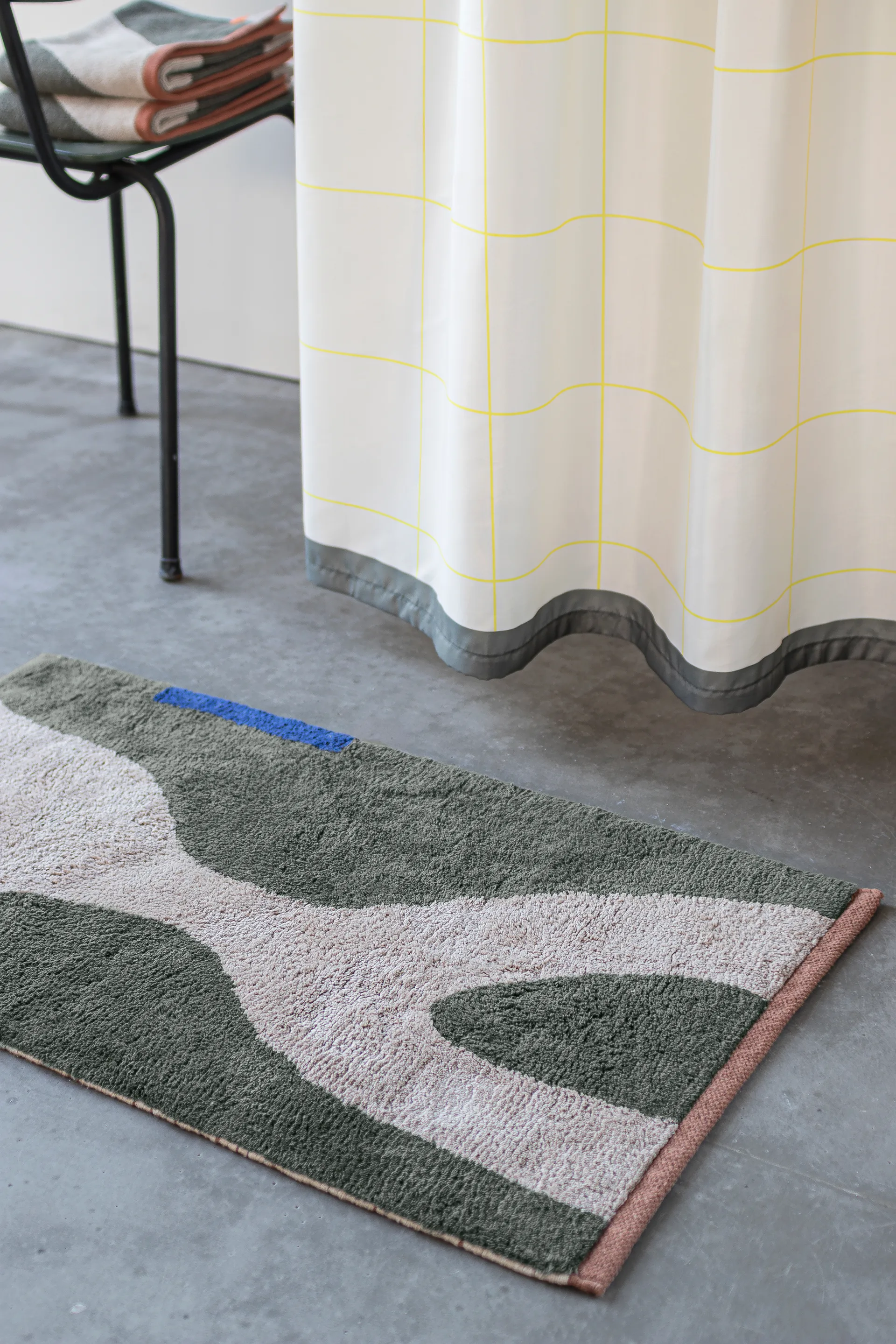 Figura vloerkleed, Donker olijf, 50x80 cm Mette Ditmer