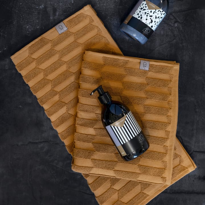Geo badhanddoek 70x133 cm, Curry Mette Ditmer