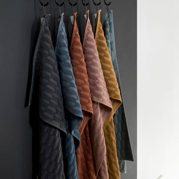 Geo handdoek 50x95 cm - Anthracite - Mette Ditmer