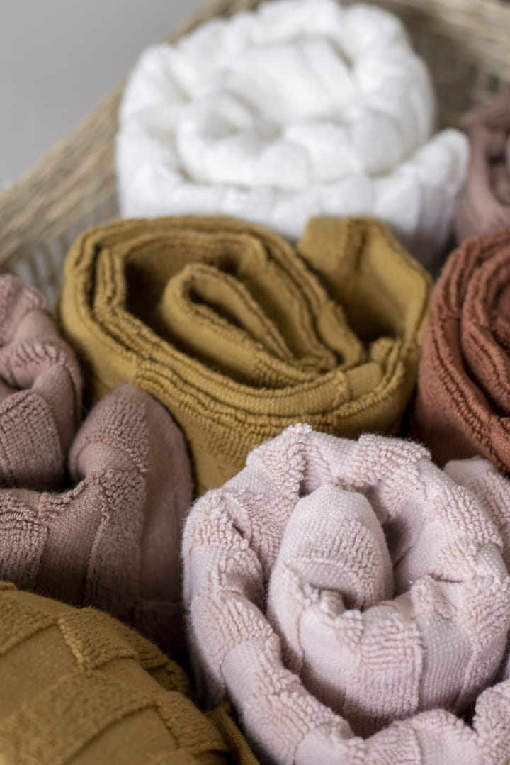 Geo handdoek 50x95 cm, Powder rose Mette Ditmer