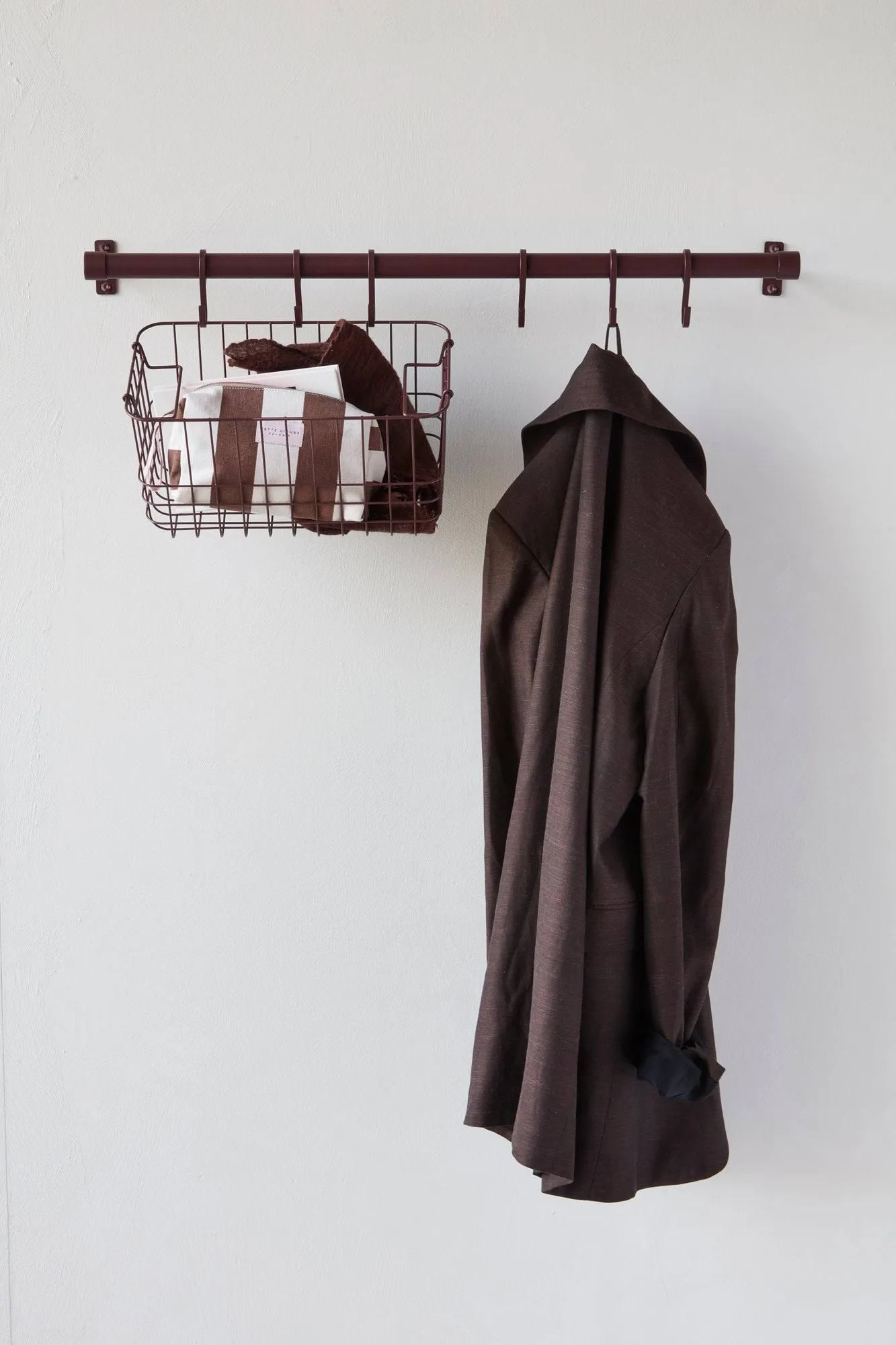 Hang-it kledingroede, Rood, 11x70x5,5 cm Mette Ditmer