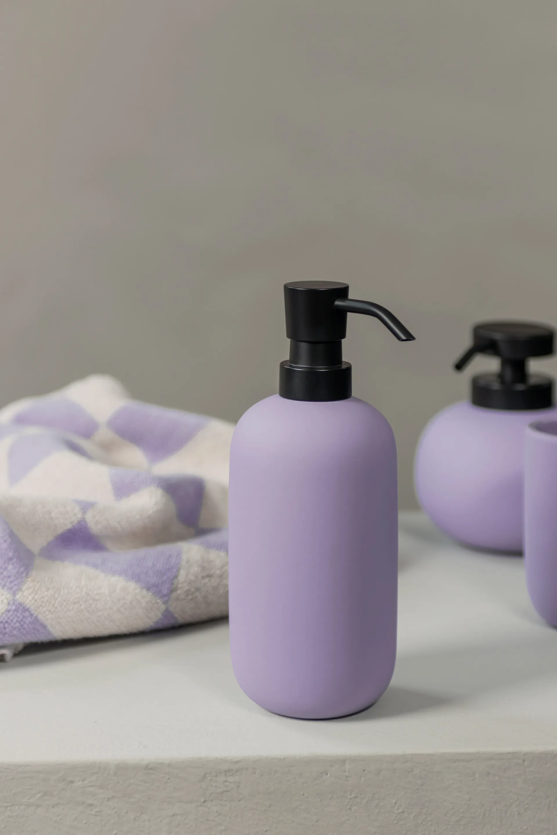 Lotus zeepdispenser hoog, Light lilac Mette Ditmer