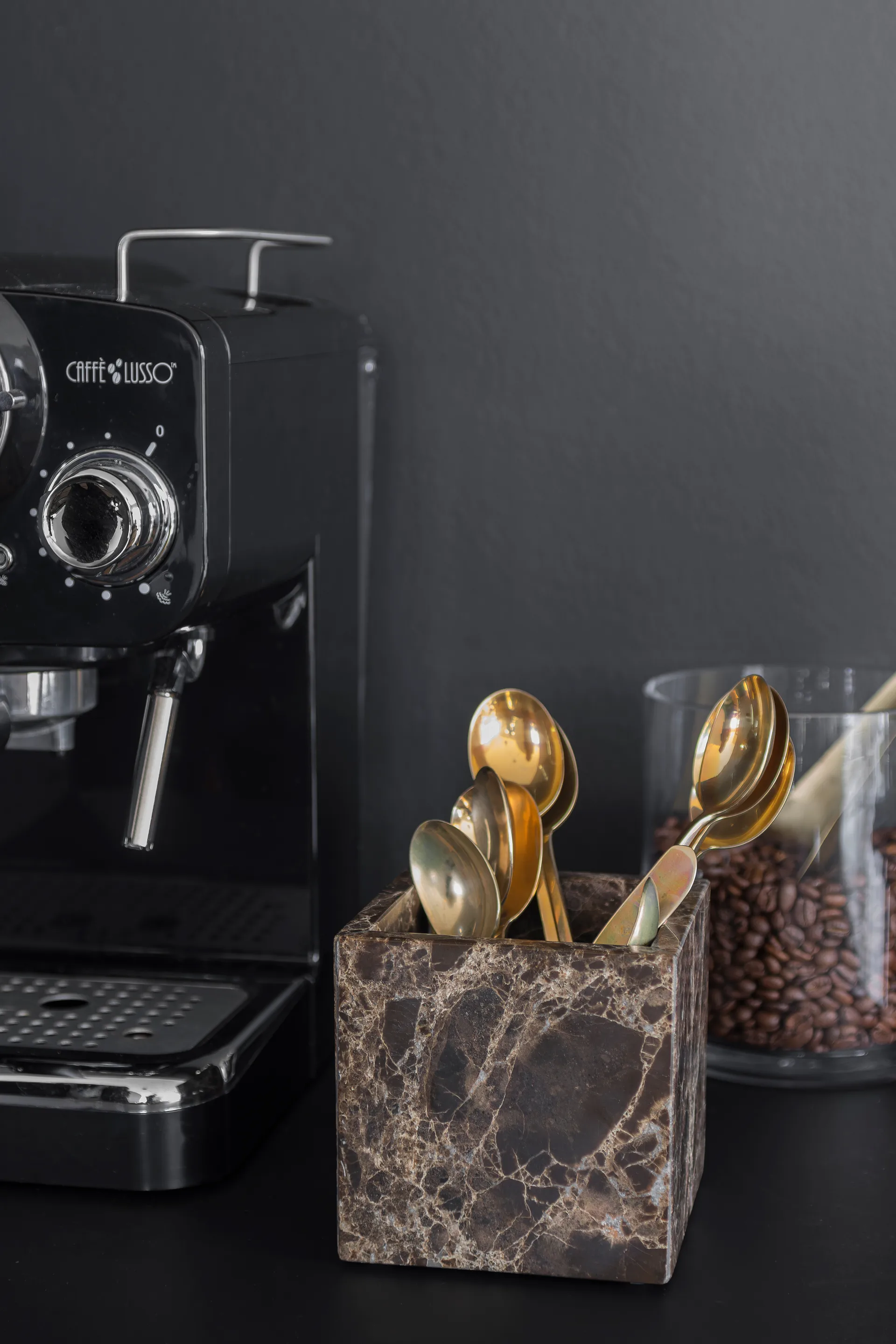 Marble cube 8,5x8,5 cm, Brown Mette Ditmer