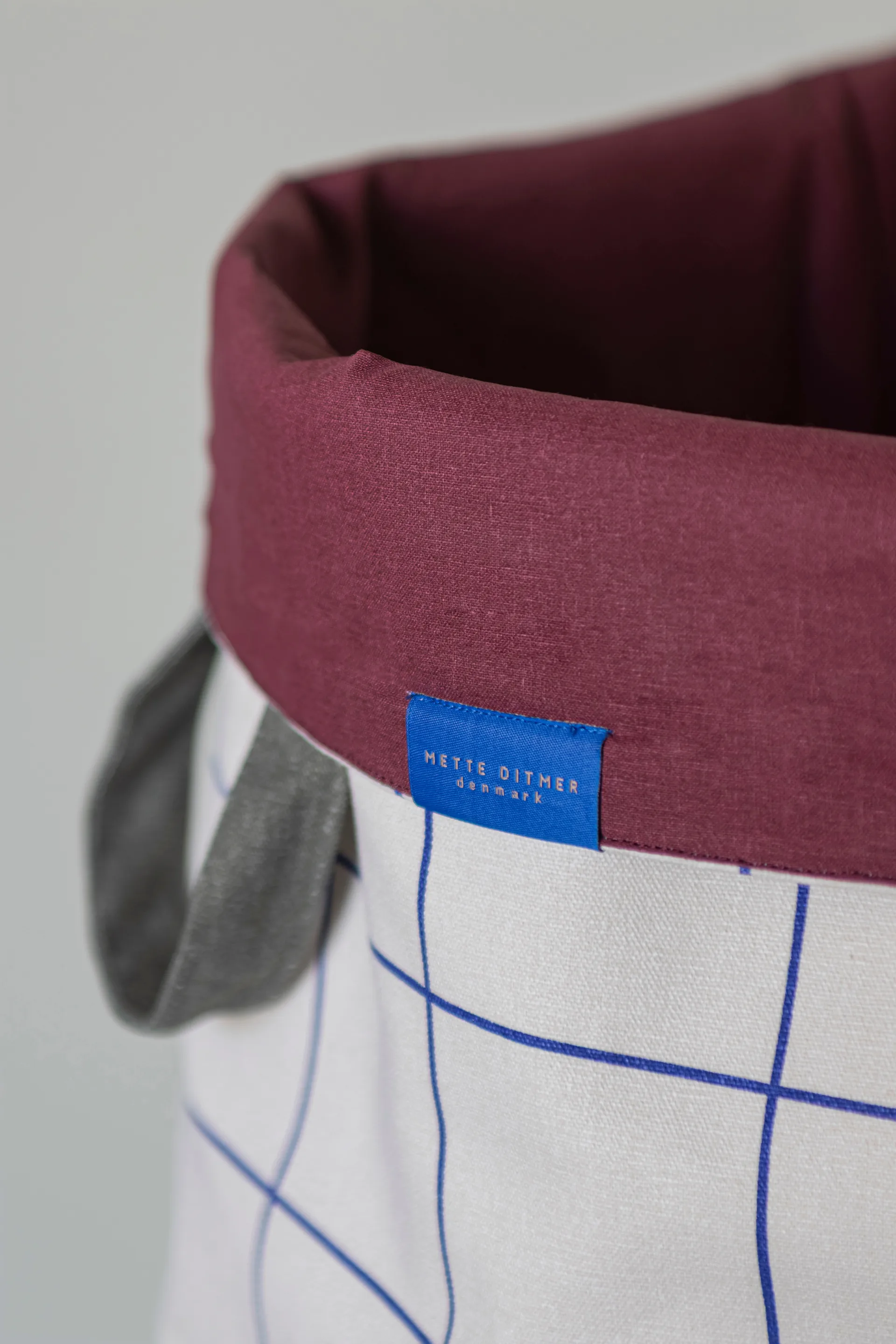 Mesh wasmand Ø40x50 cm, Cobalt-sand Mette Ditmer