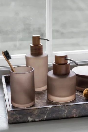 Modest zeepdispenser hoog - Walnut - Mette Ditmer