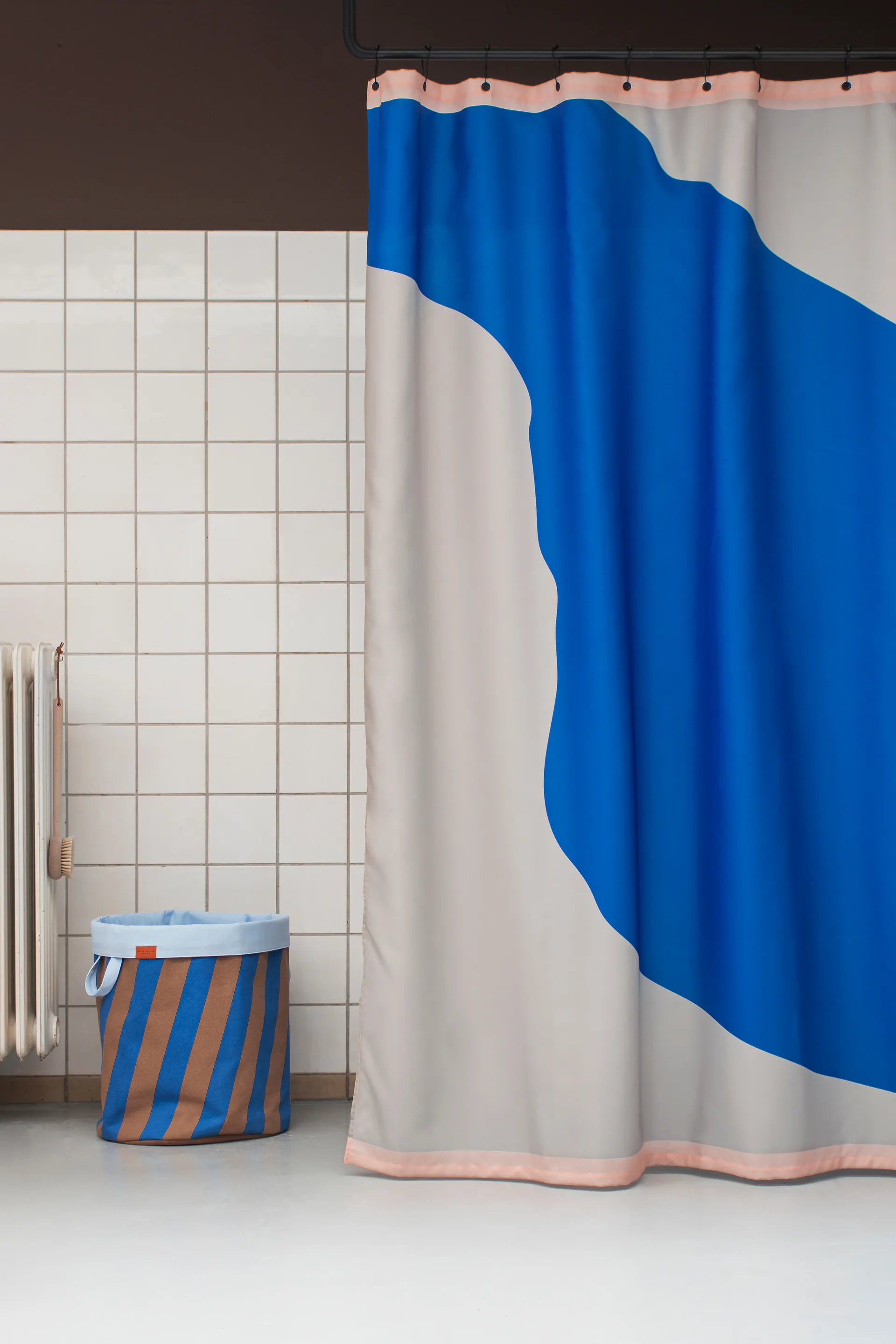 Nova Arte douchegordijn 150x200 cm, Light grey-cobalt Mette Ditmer