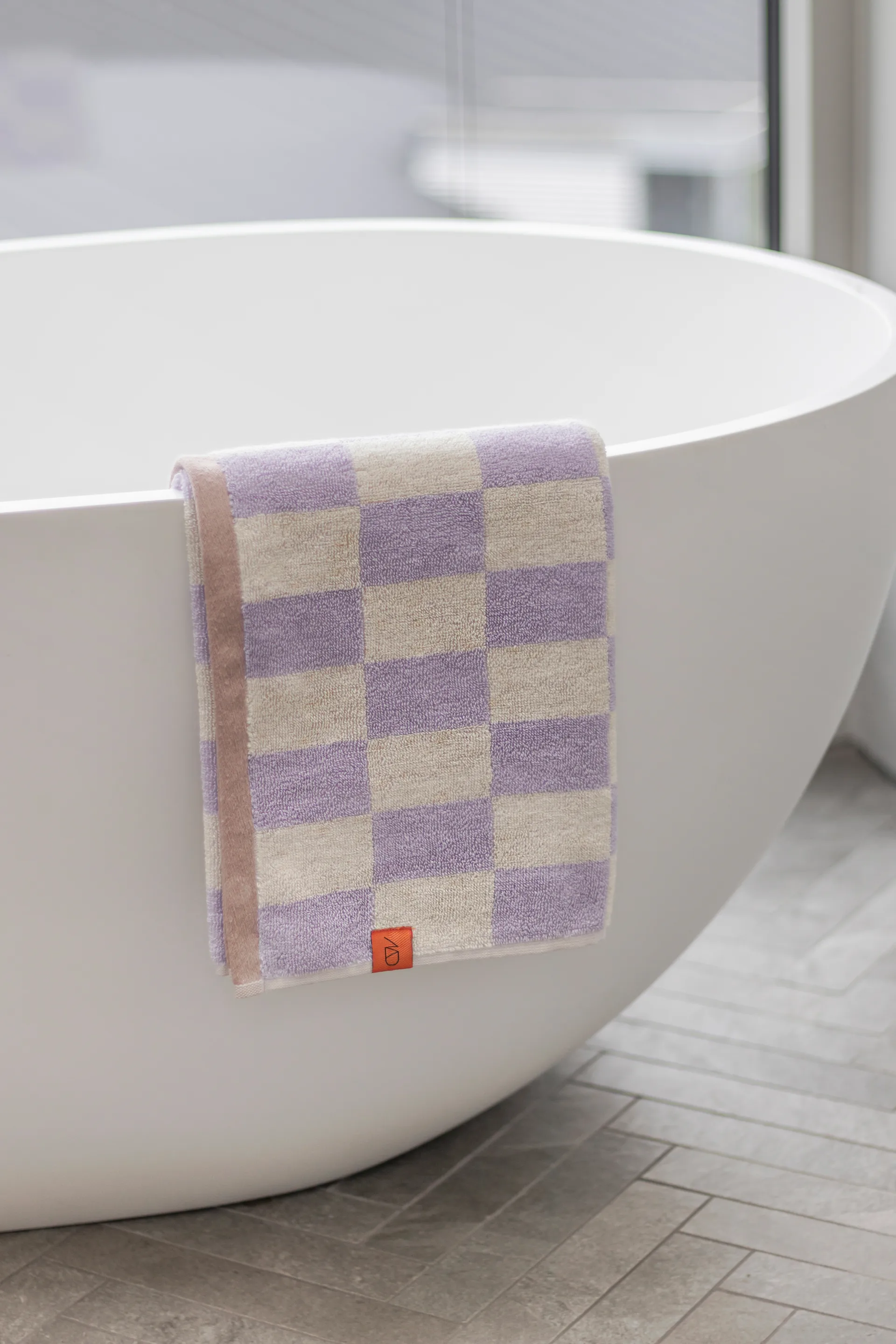 Retro handdoek 70x133 cm, Lilac Mette Ditmer