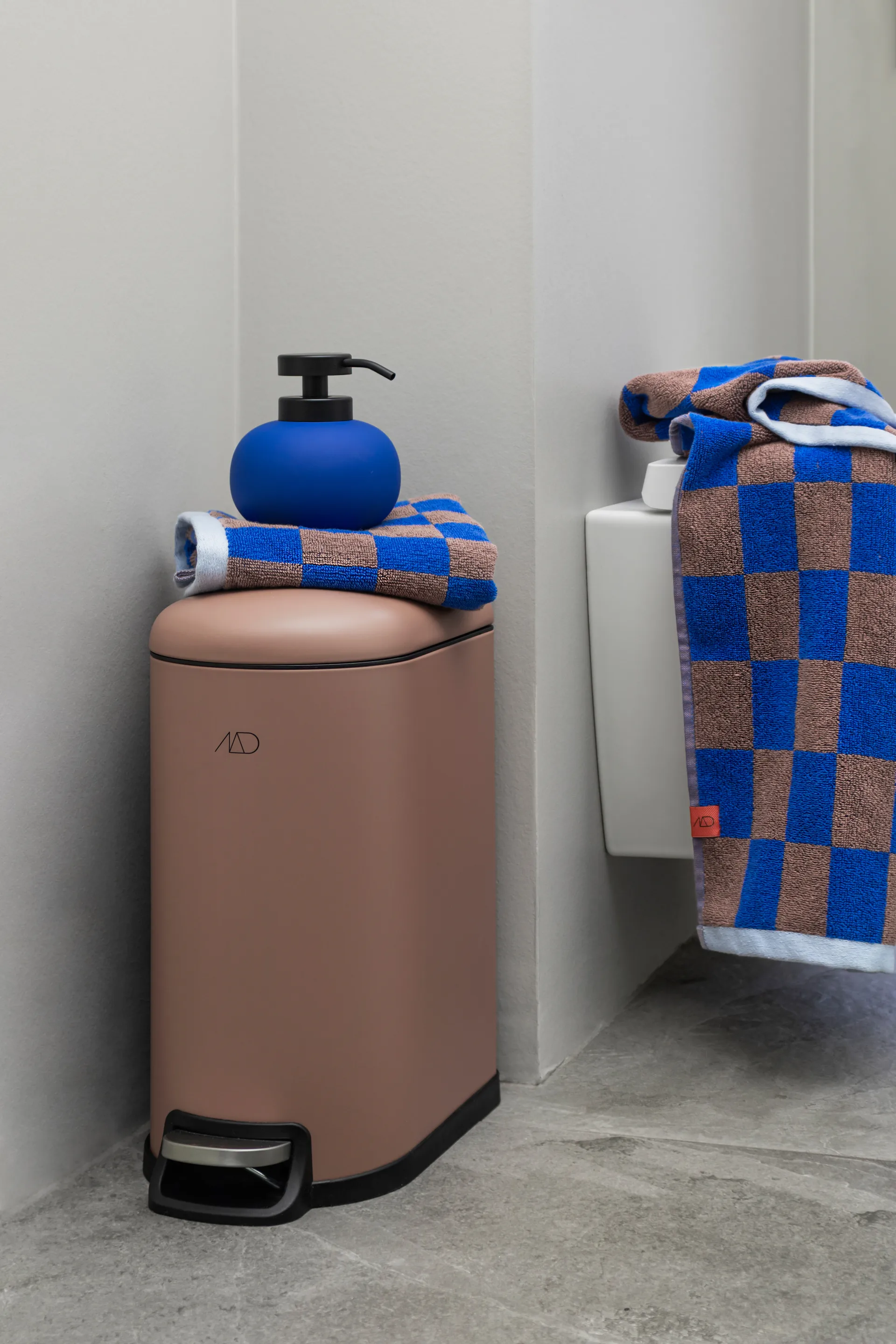 Retro handdoek, Cobalt, 70x133 cm Mette Ditmer