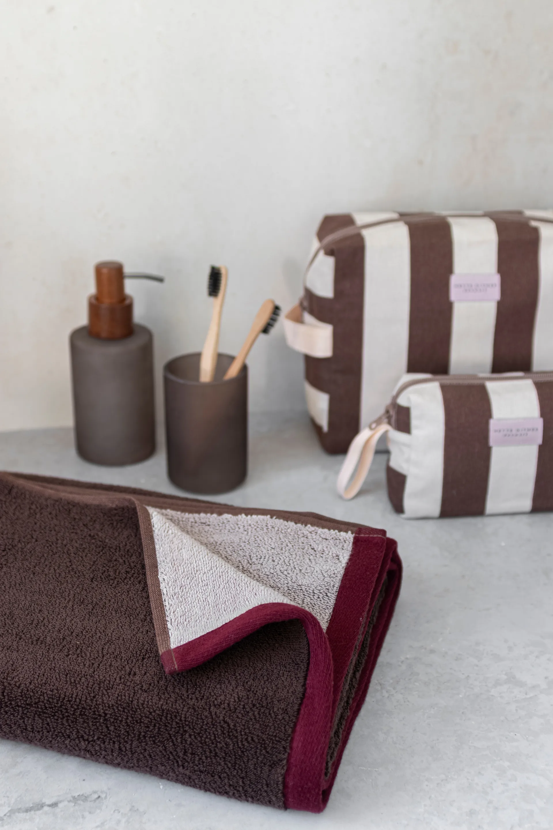 Soft badhanddoek 70x133 cm, Brown-sand Mette Ditmer