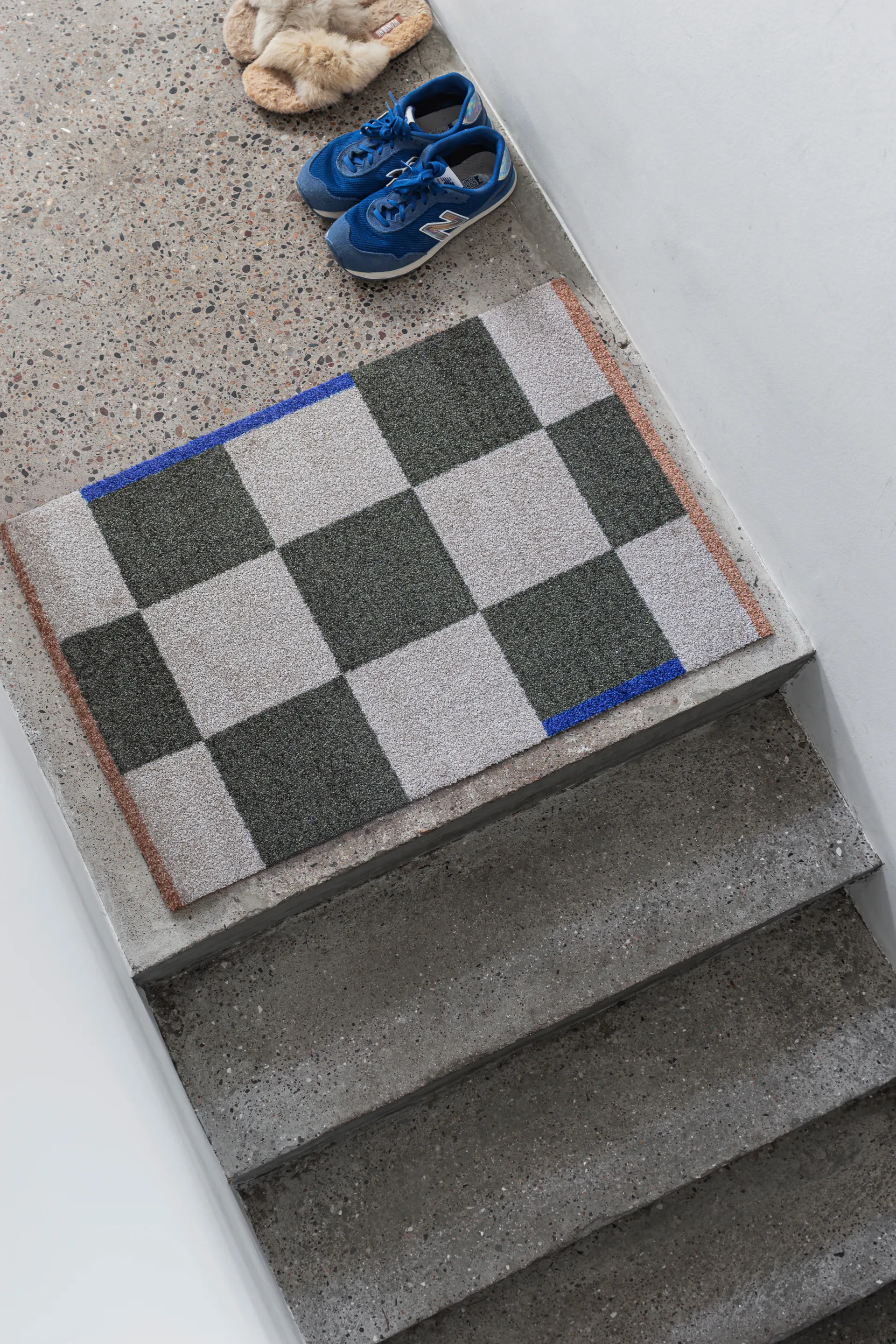 Square all-round matta small, Dark olive Mette Ditmer