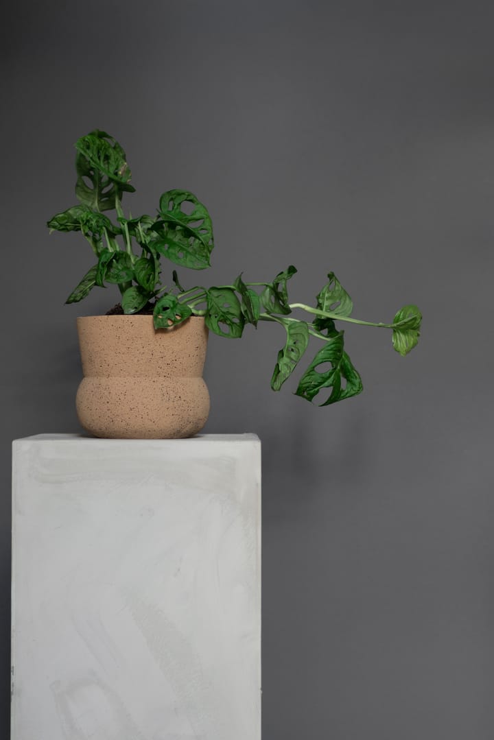 Stone bloempot Ø17 cm, Ochre Mette Ditmer