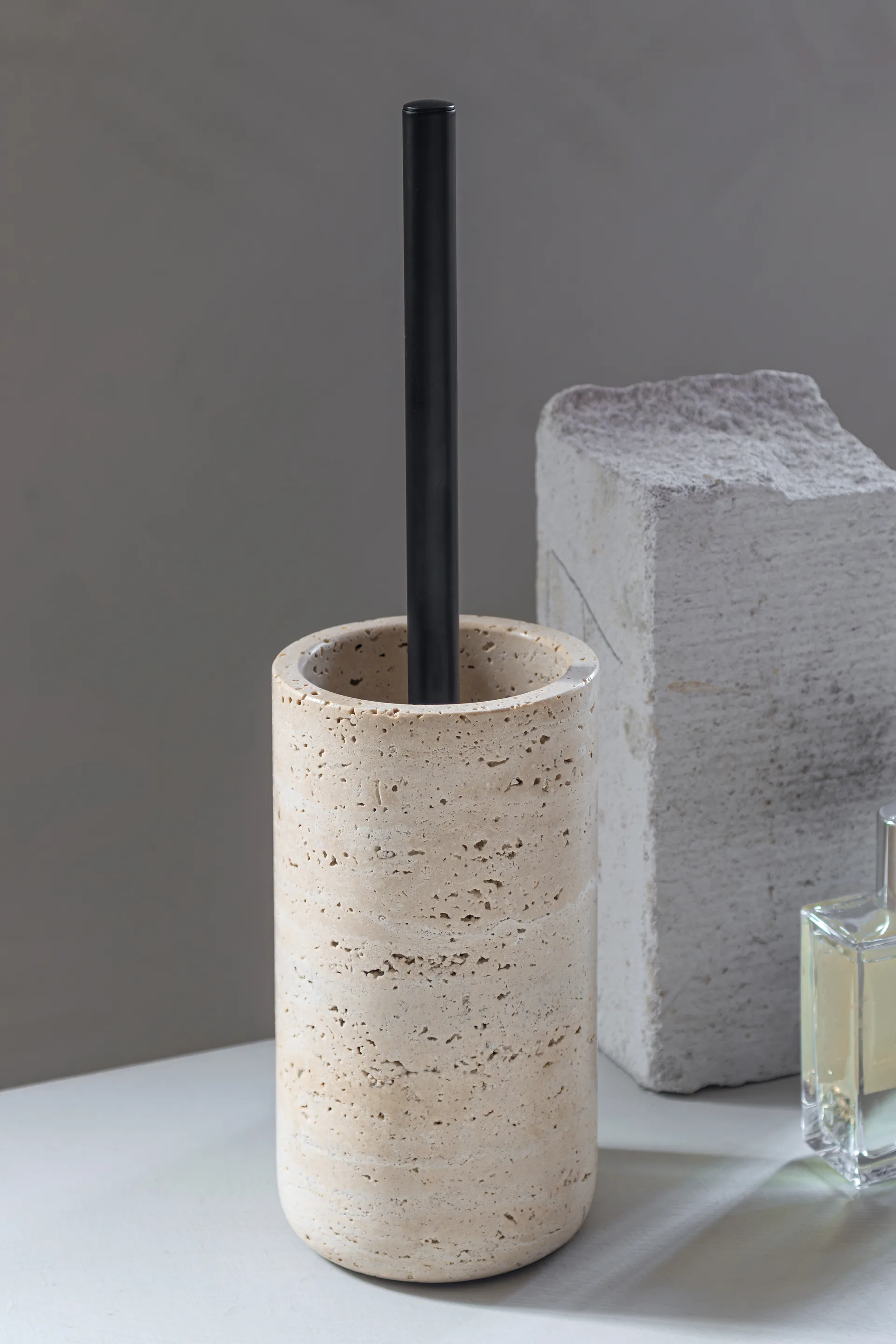 Travertine toiletborstel 36 cm, Linnen Mette Ditmer