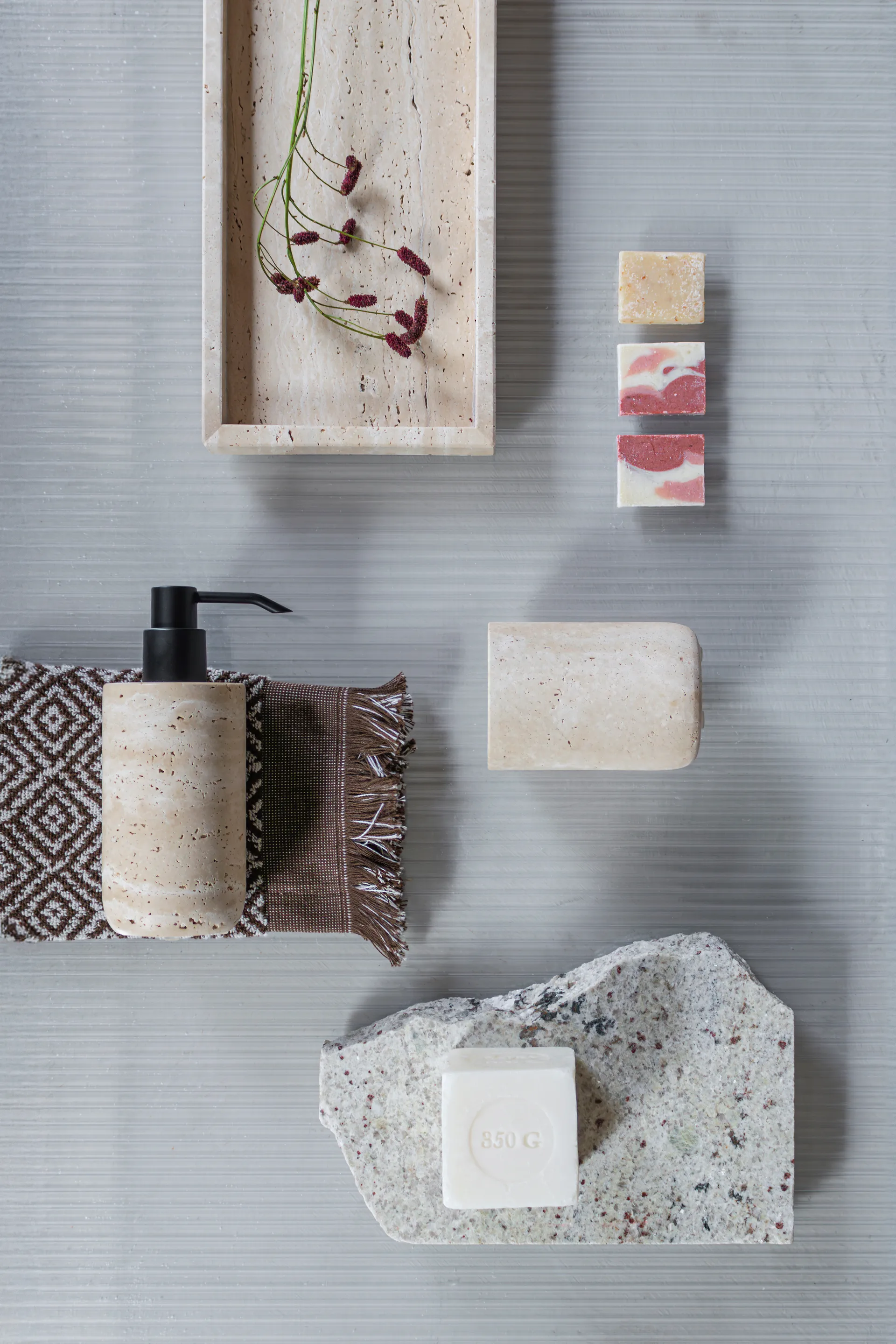 Travertine zeepdispenser 17,5 cm, Linnen Mette Ditmer