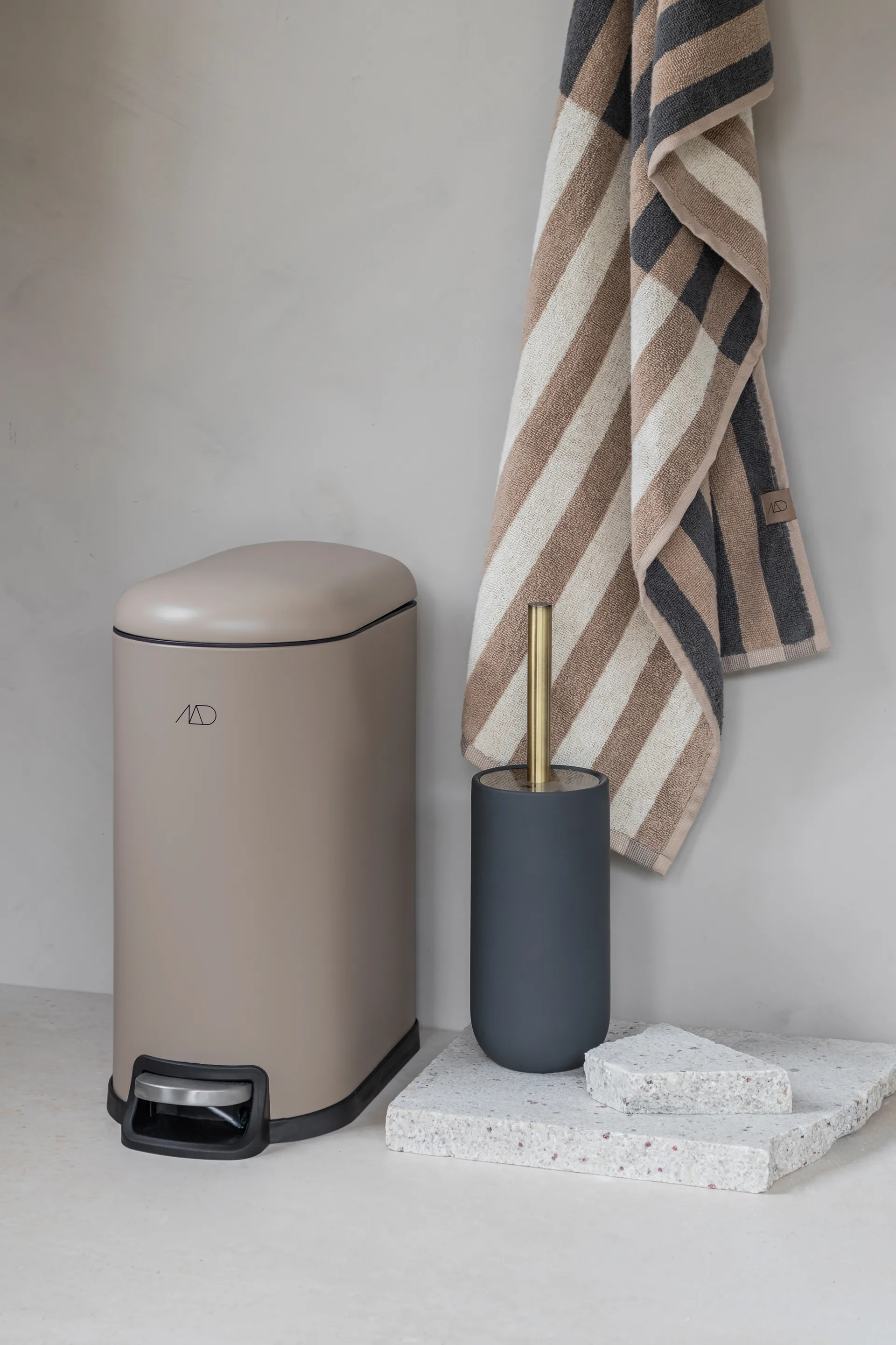 Walther pedaalemmer 10 liter, Sand Mette Ditmer