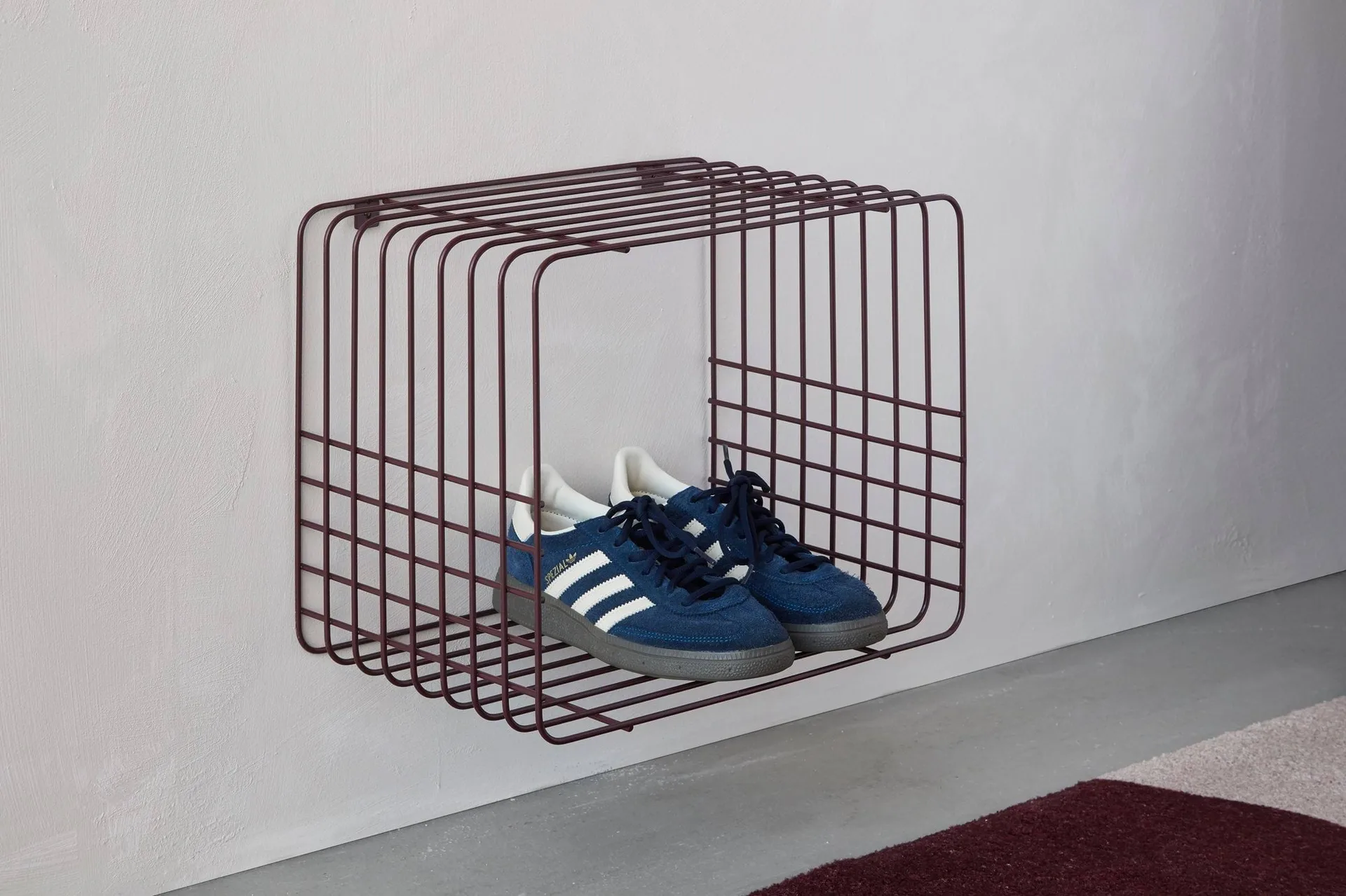 Wire wandplank, Short, rood, 26x38x30,5 cm Mette Ditmer
