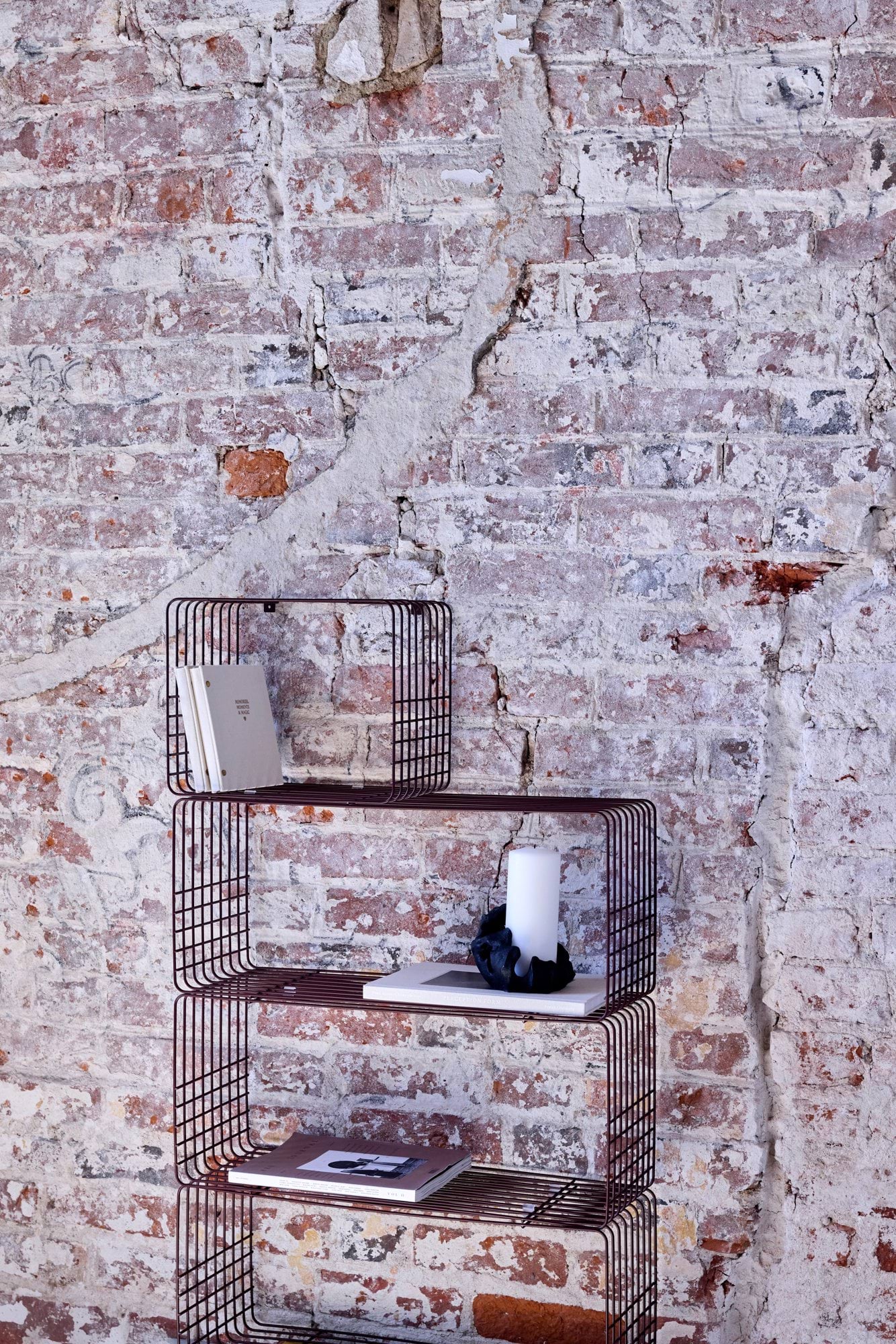 Wire wandplank, Short, rood, 26x38x30,5 cm Mette Ditmer