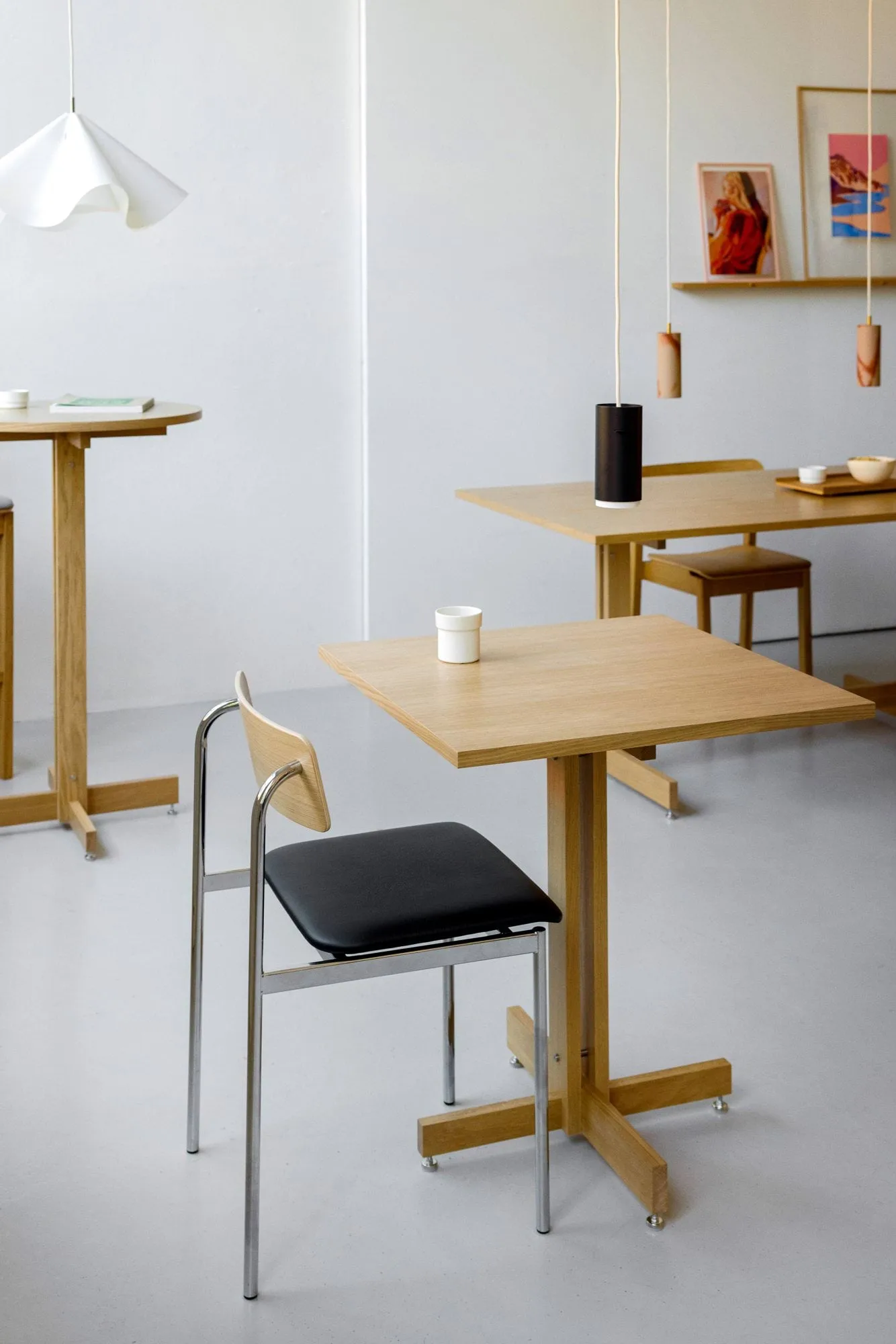 KUMU cafétafel, Geolied eiken, 60x60 cm MOEBE