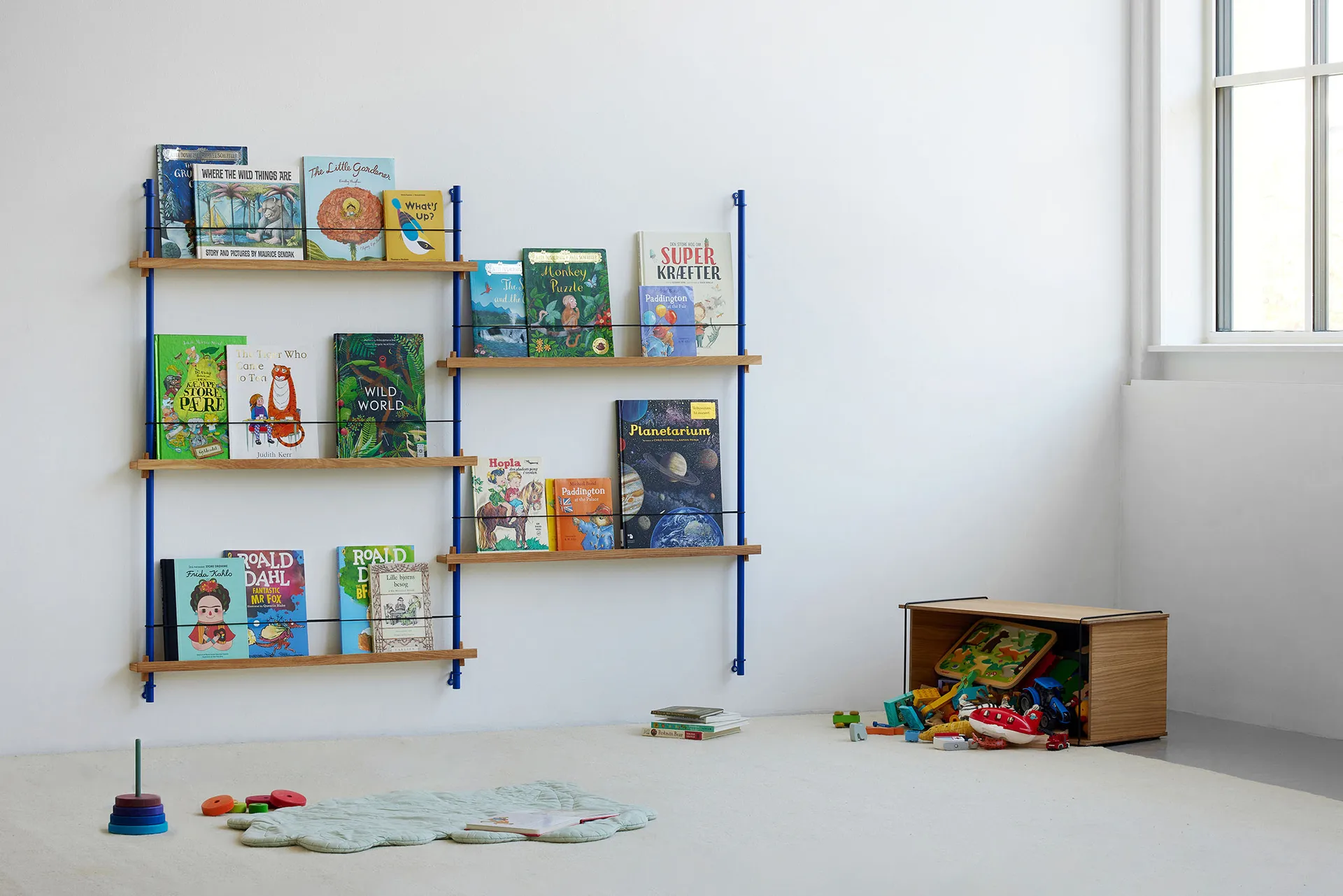 Magazine Shelving tijdschriftrek, Eiken-roestvrij staal, 85x180x7 cm, MS.180.1 MOEBE