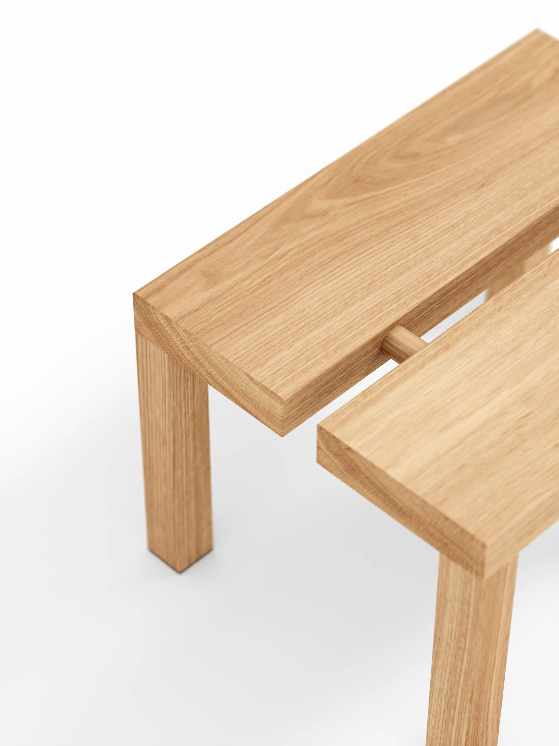 Moebe Peg kruk klein 35x27,5x22 cm, Eikenhout MOEBE