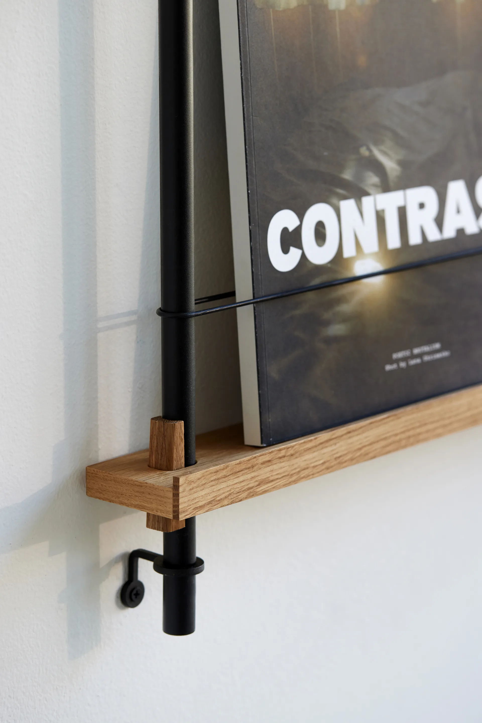 Moebe tijdschriftstandaard, Oak-white MOEBE