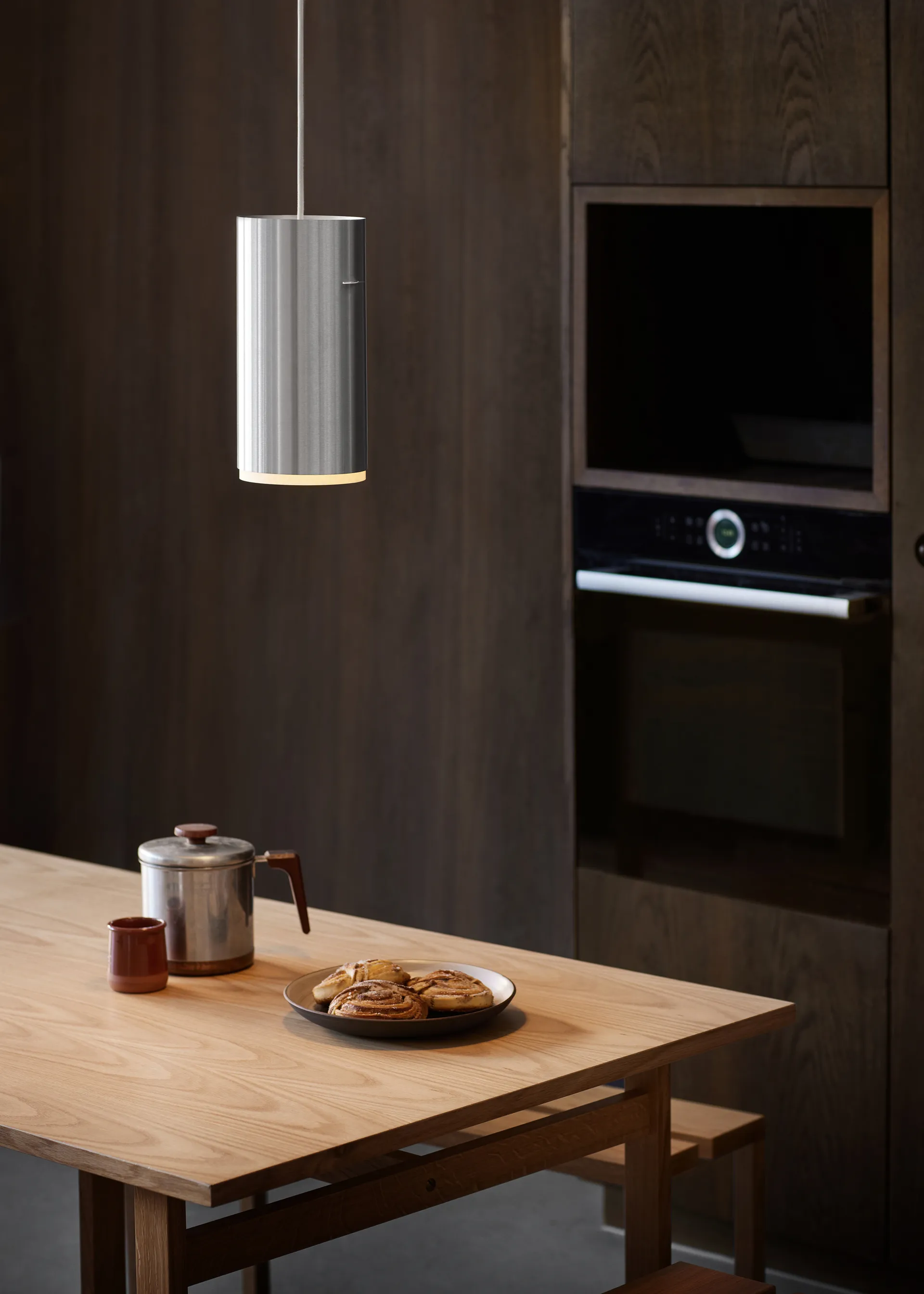 Moebe Tube hanglamp large Ø14 cm, Geborsteld aluminium MOEBE